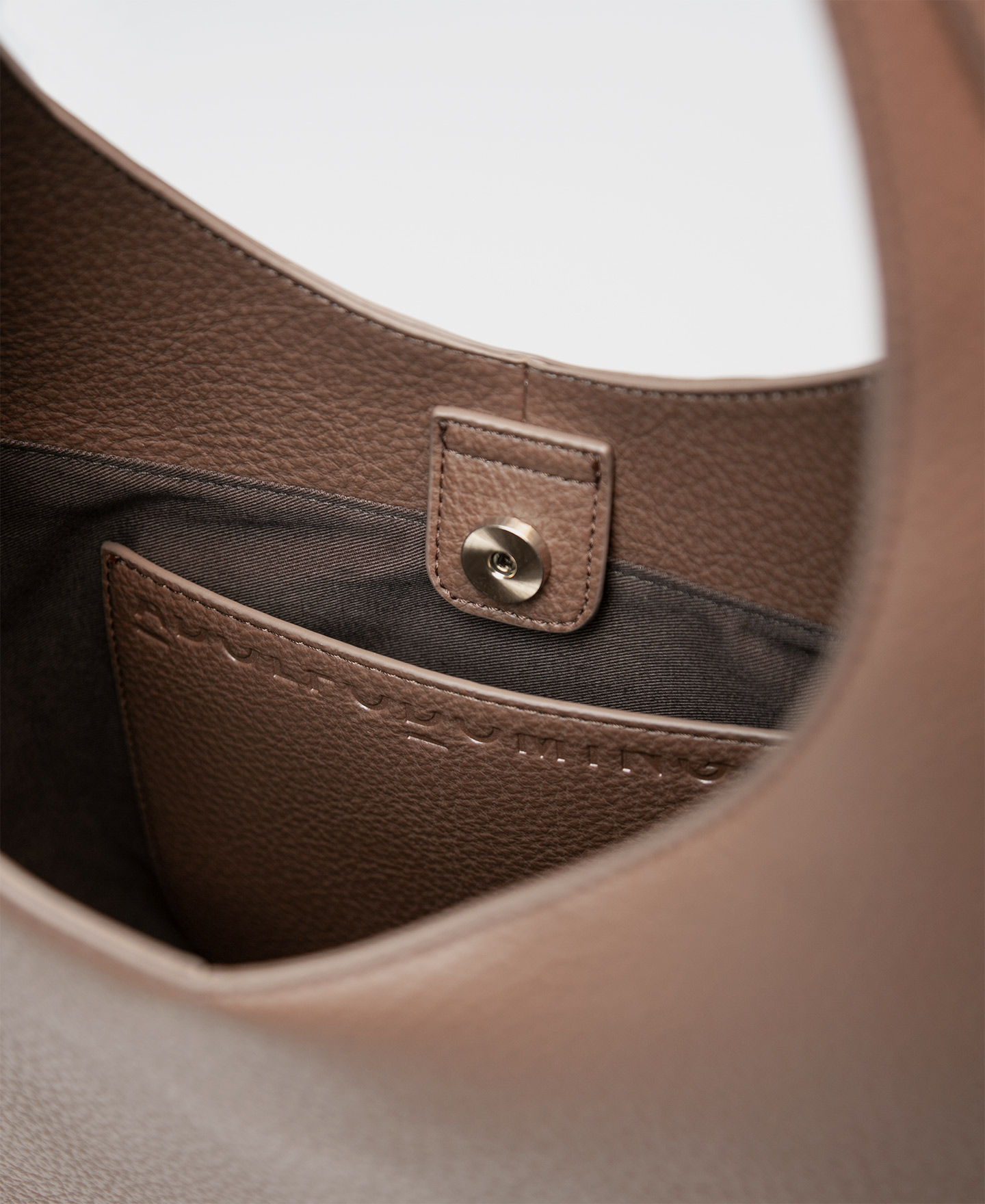 Bolso de hombro grande reciclado image number 2