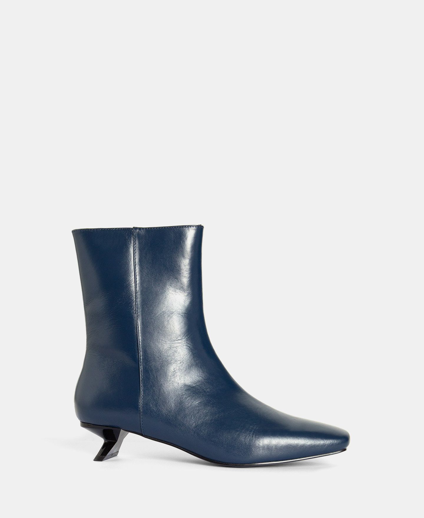 Mid-heeled ankle boots in nappa leather image number 0
