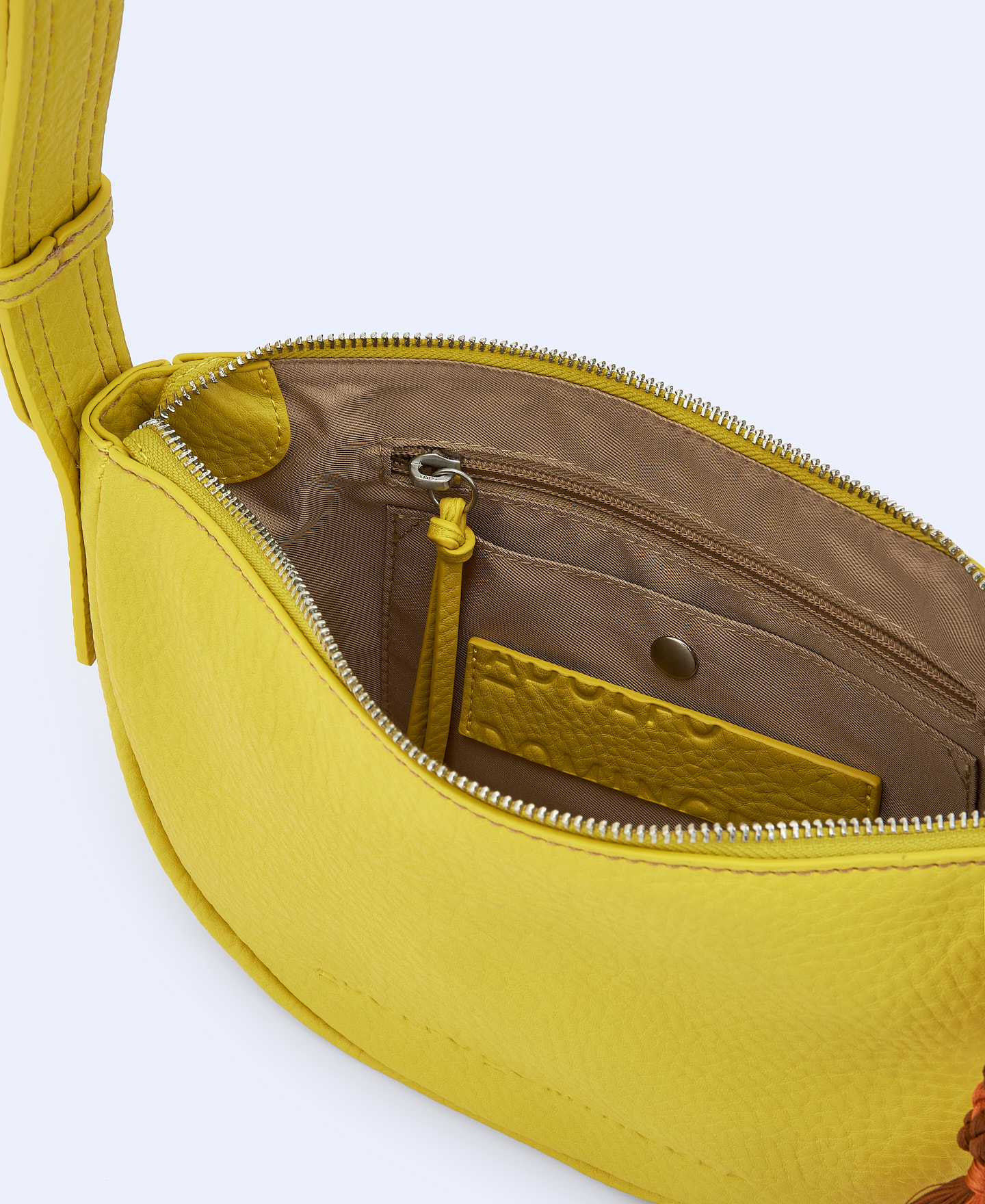 Bandolera pequeña en material reciclado image number 3
