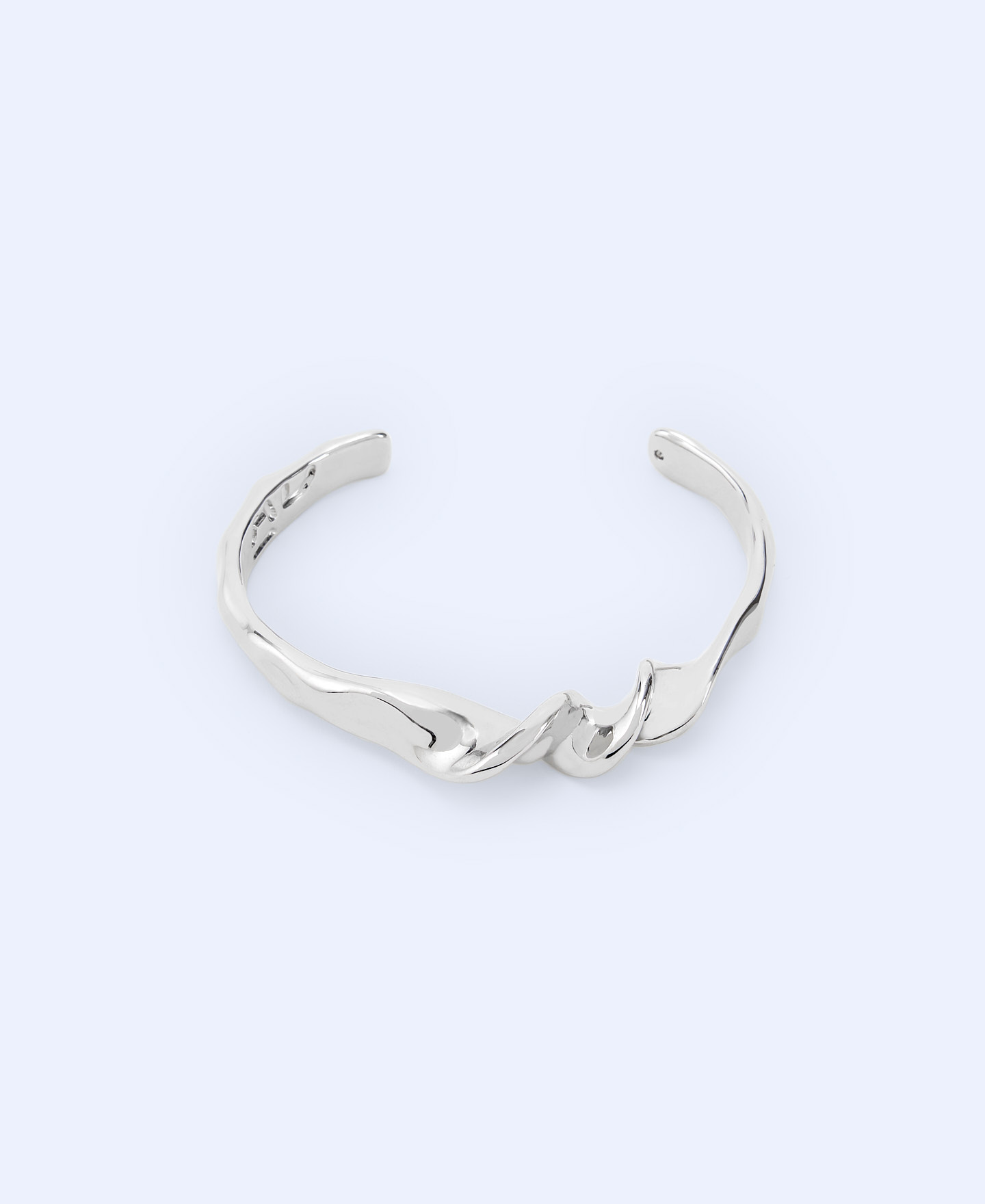 Metal Torsion motif bracelet image number 0