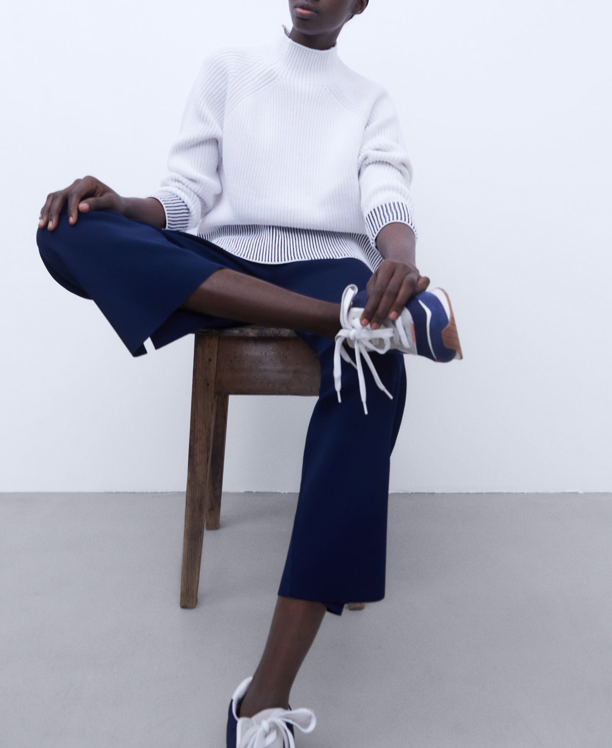 Perkins collar sweater image number 5