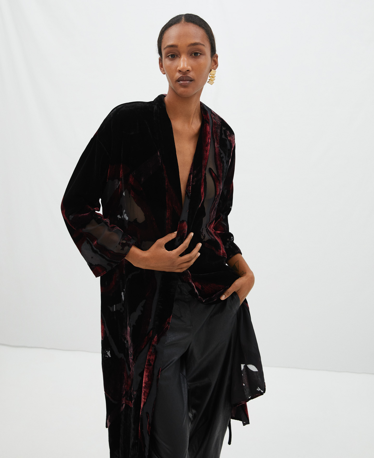 Kimono estampado en terciopelo devorée image number 0