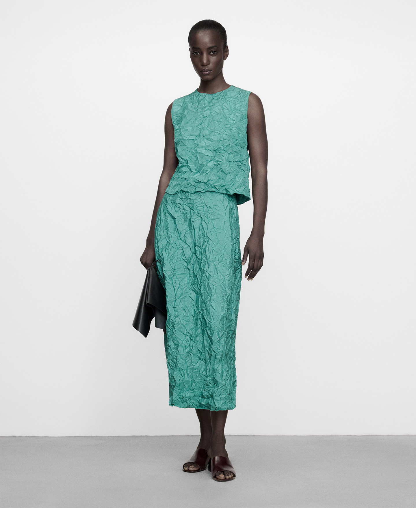 Satin-Top mit Knittereffekt image number 1