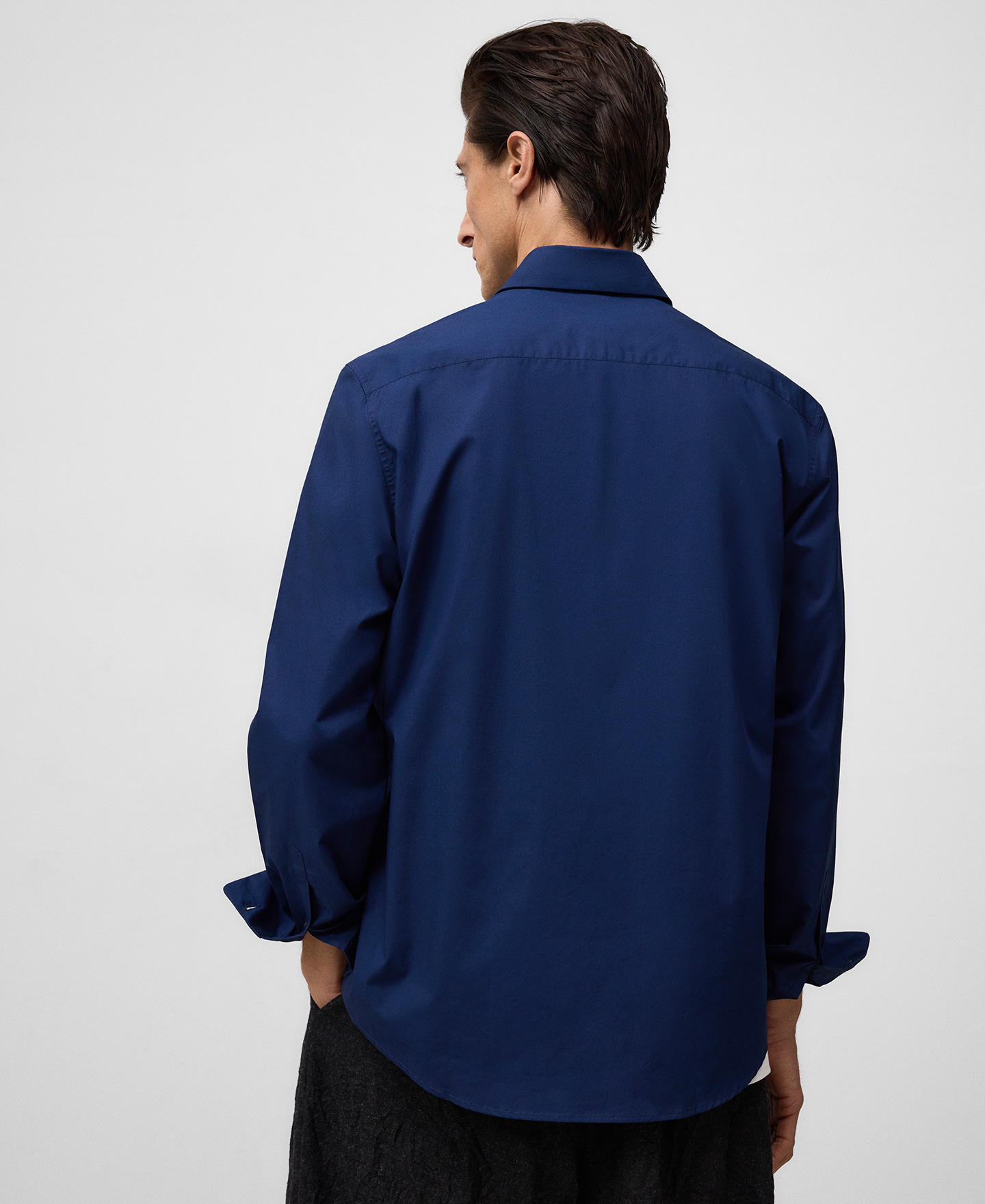 Regular fit spread collar shirt man image number 2