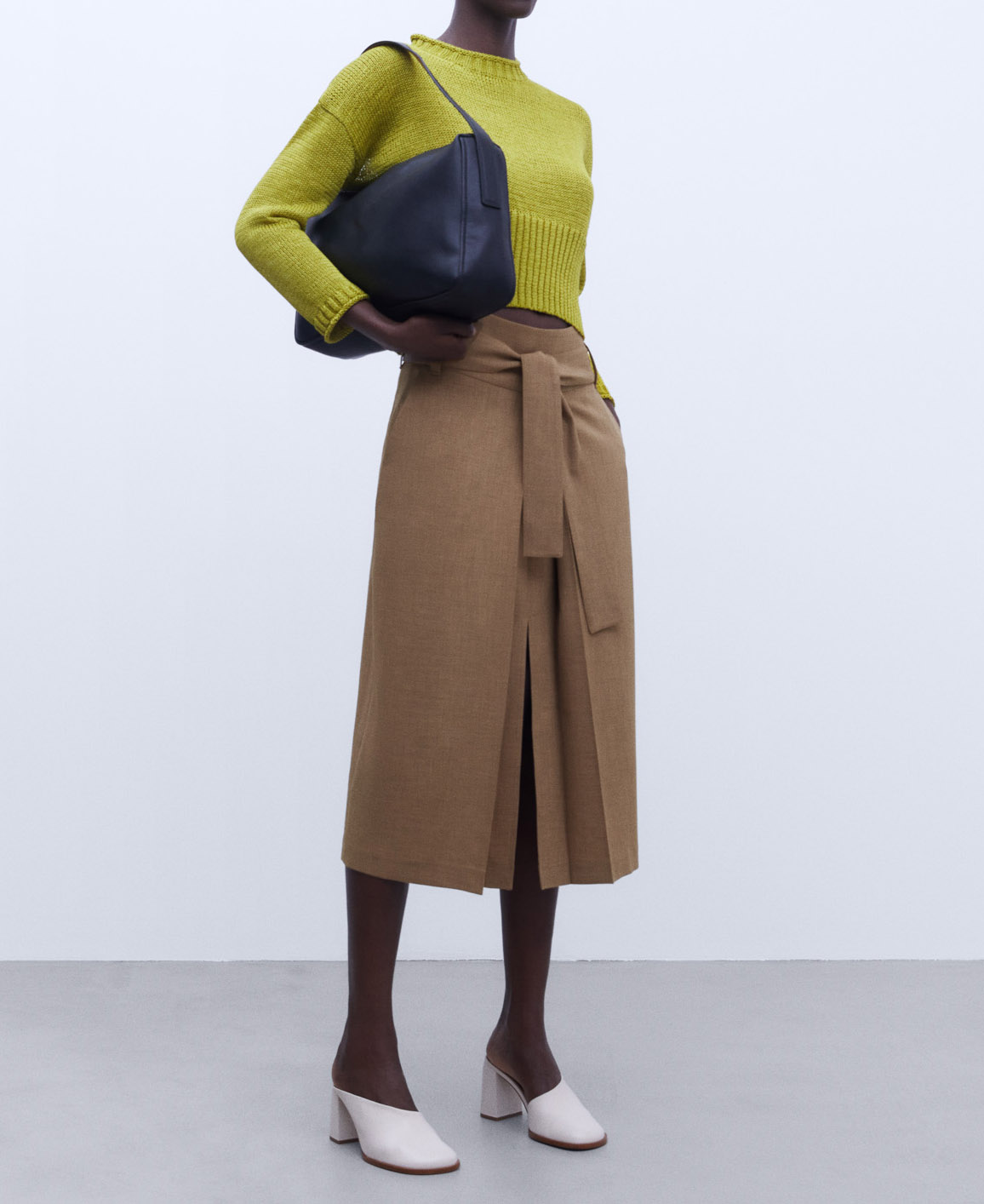 Knitted crop sweater image number 1
