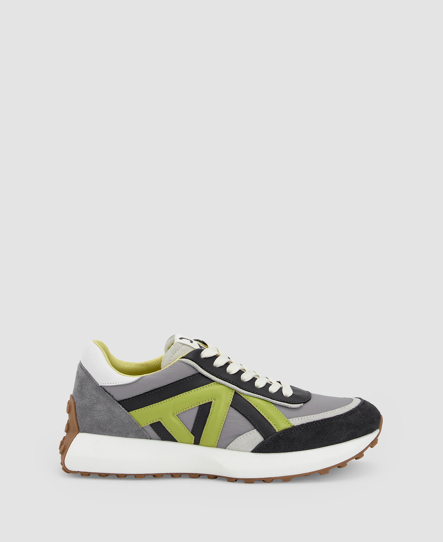 Zapatilla deportiva en ante y napa image number 0