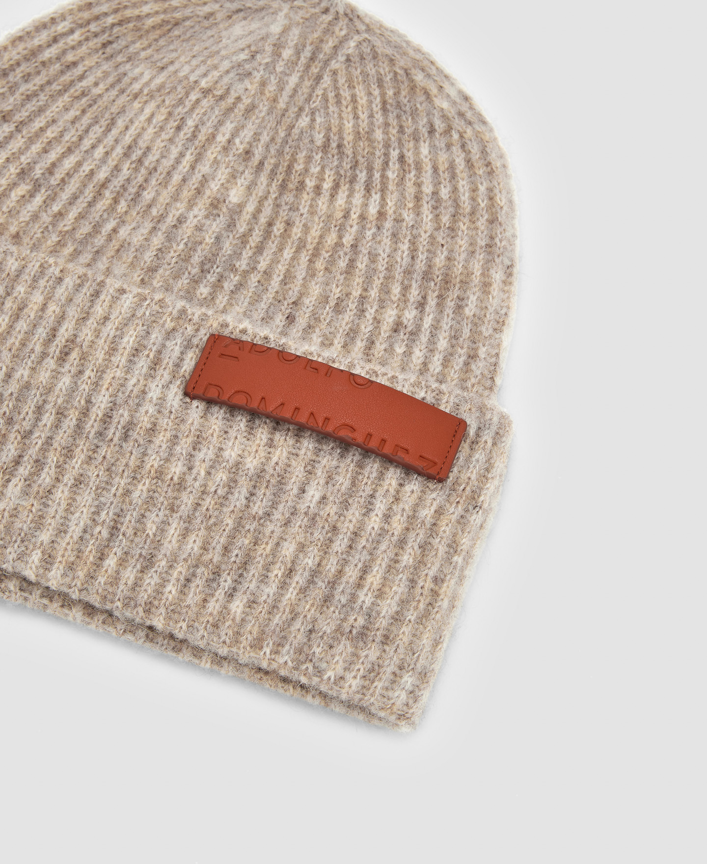 Gorro beanie en tejido de lana y alpaca image number 1