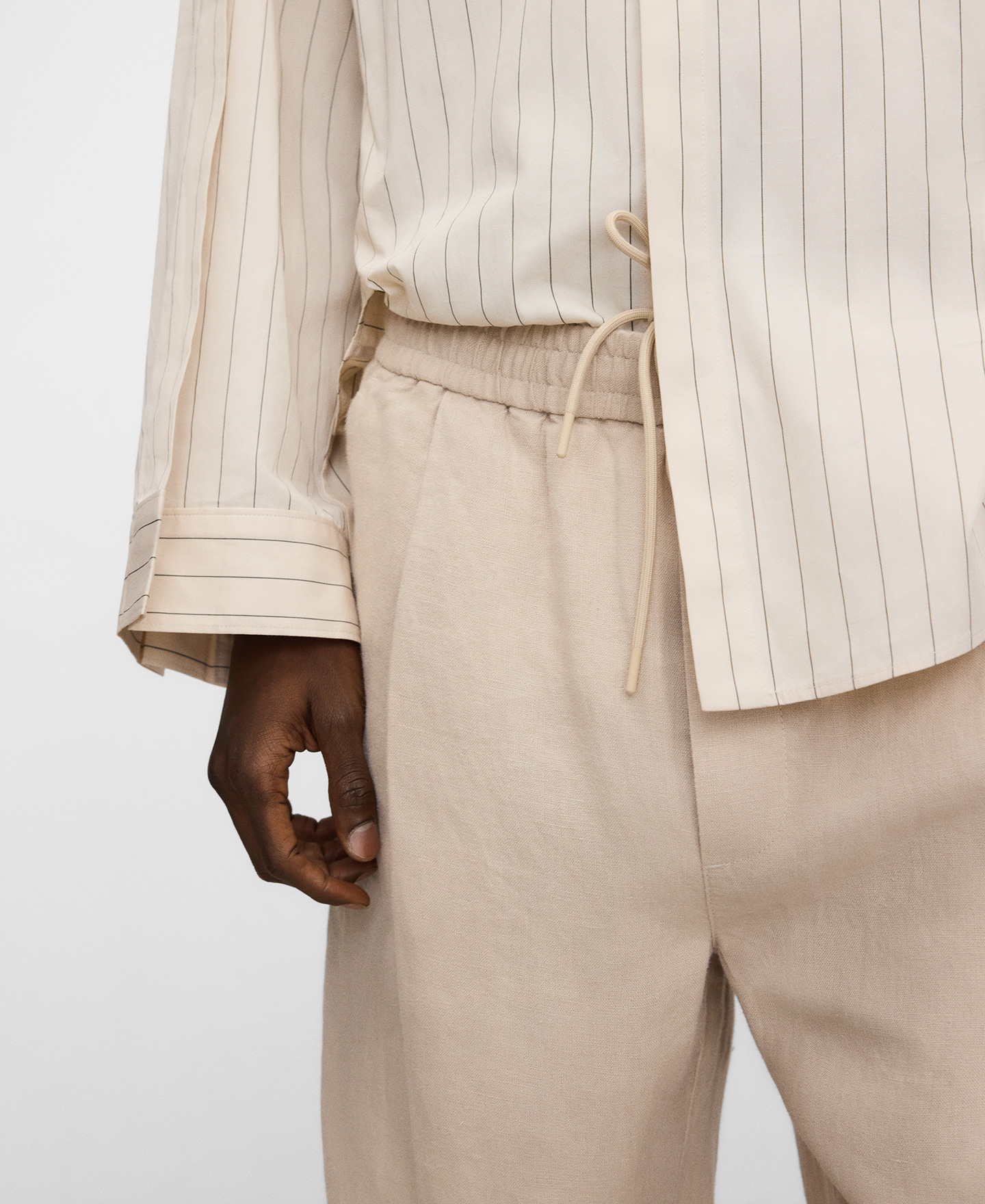 Pantal&oacute;n jogger lino europeo image number 3