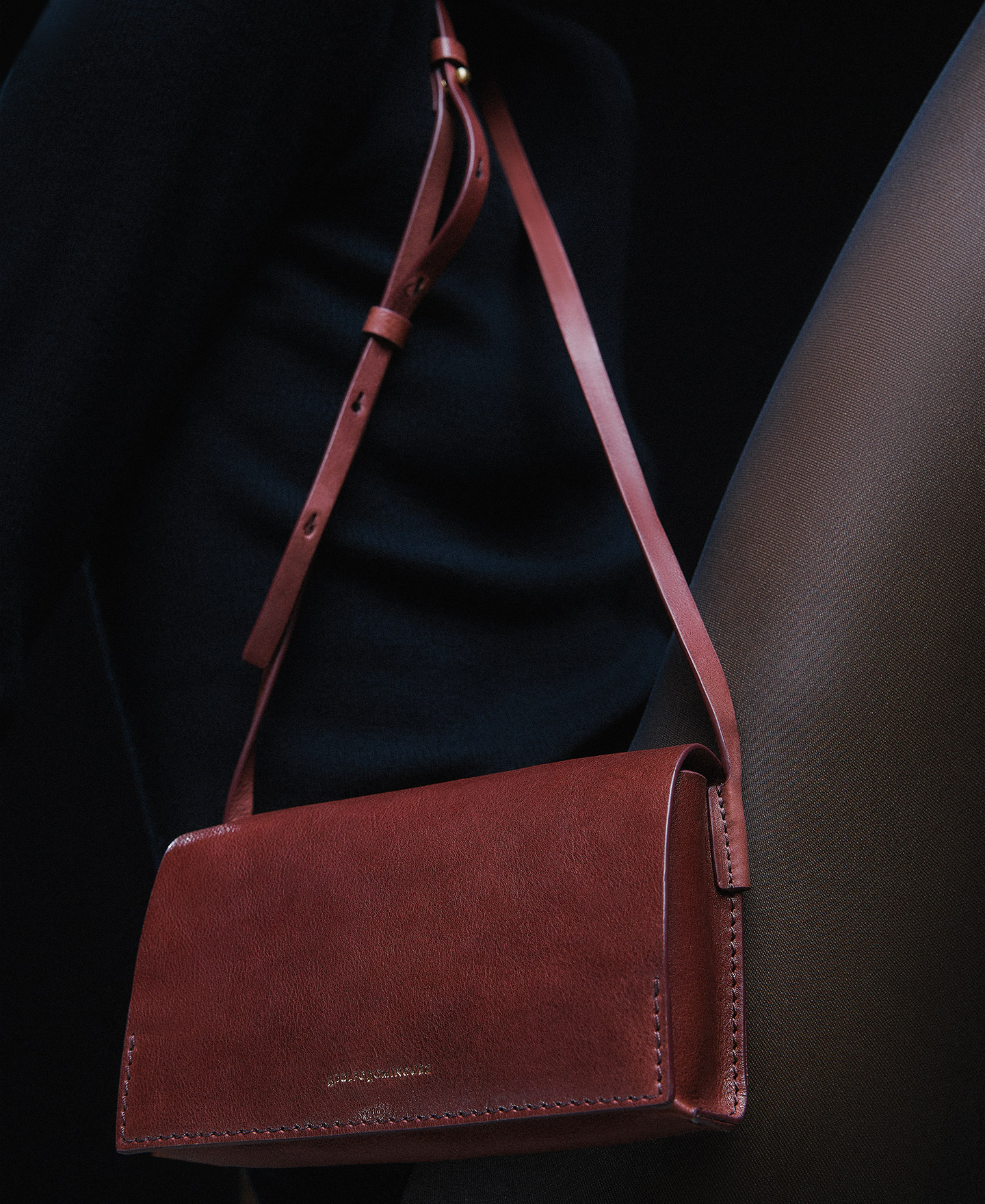 Vachetta leather shoulder bag image number 4