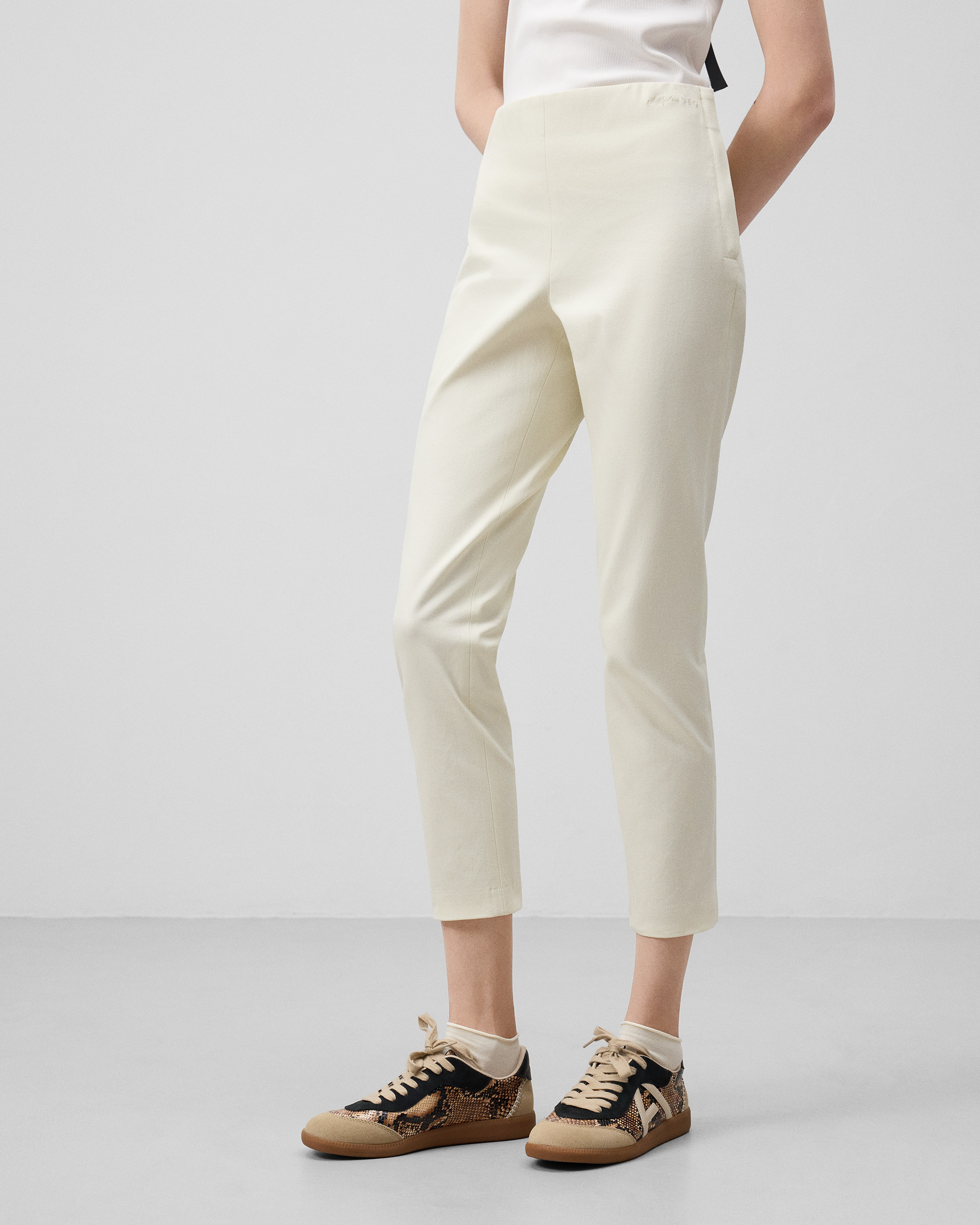Zapatilla maxi logo serpiente mujer image number 4