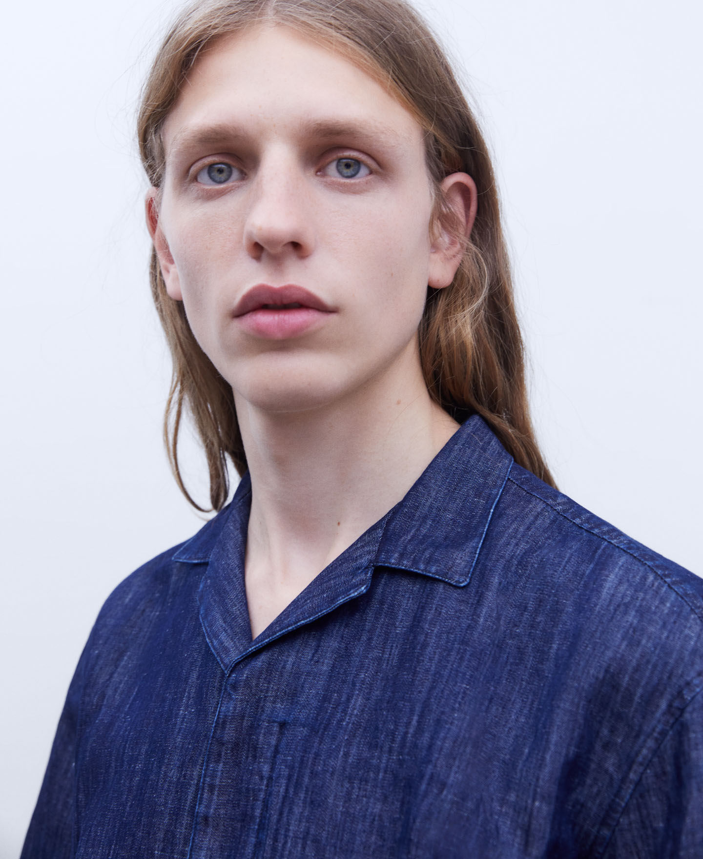 Short sleeve denim shirt image number 3