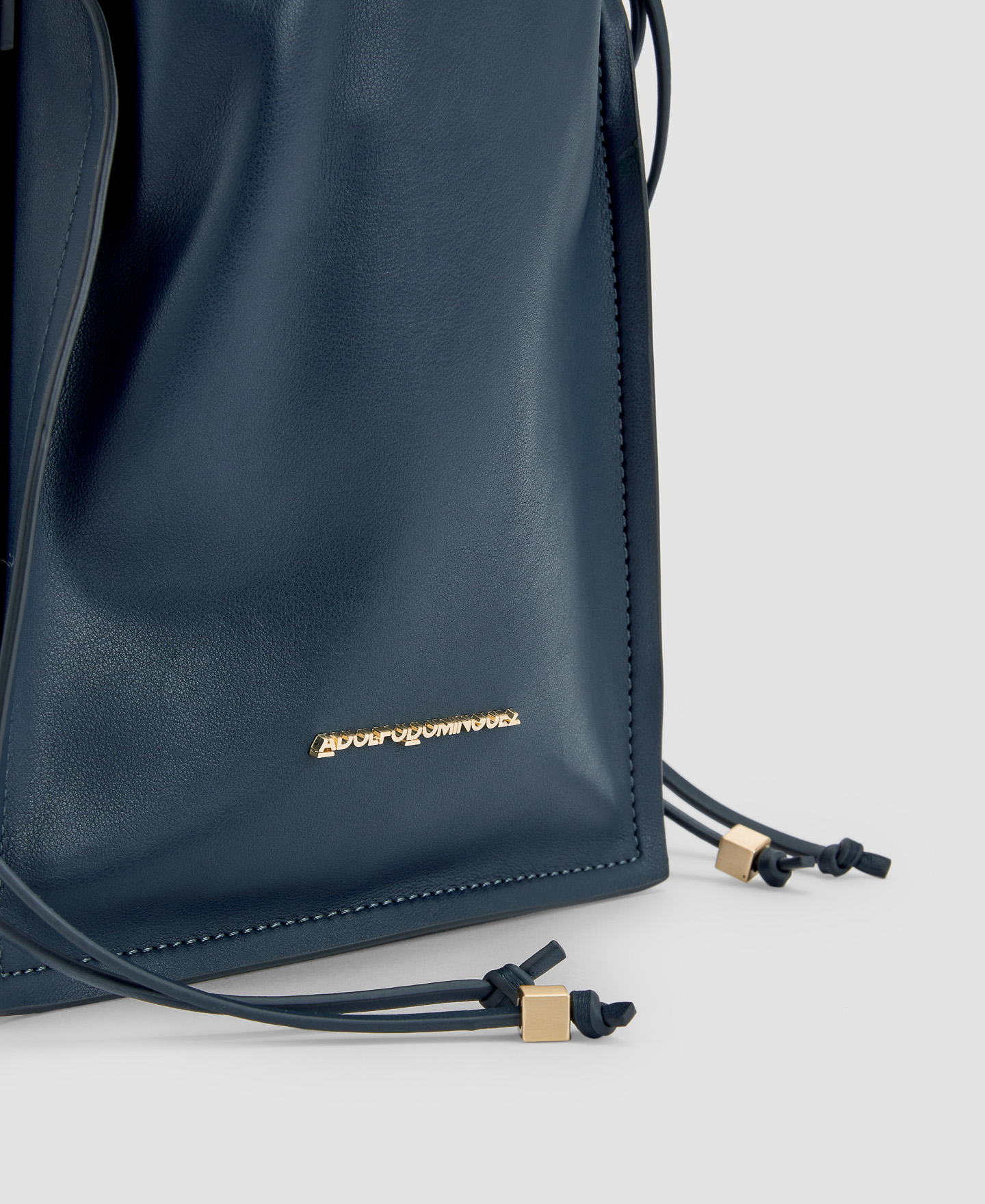 Recycled material small shoulder bag image number 3