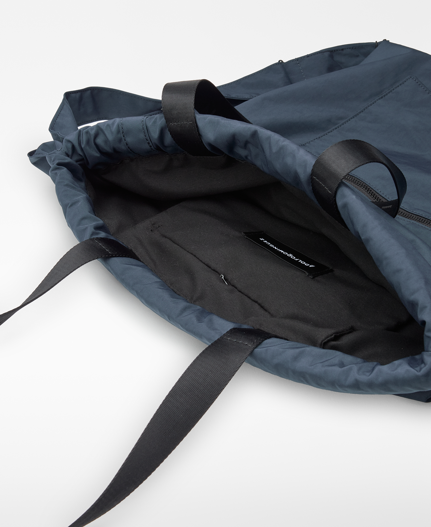 Drawstring backpack man image number 3