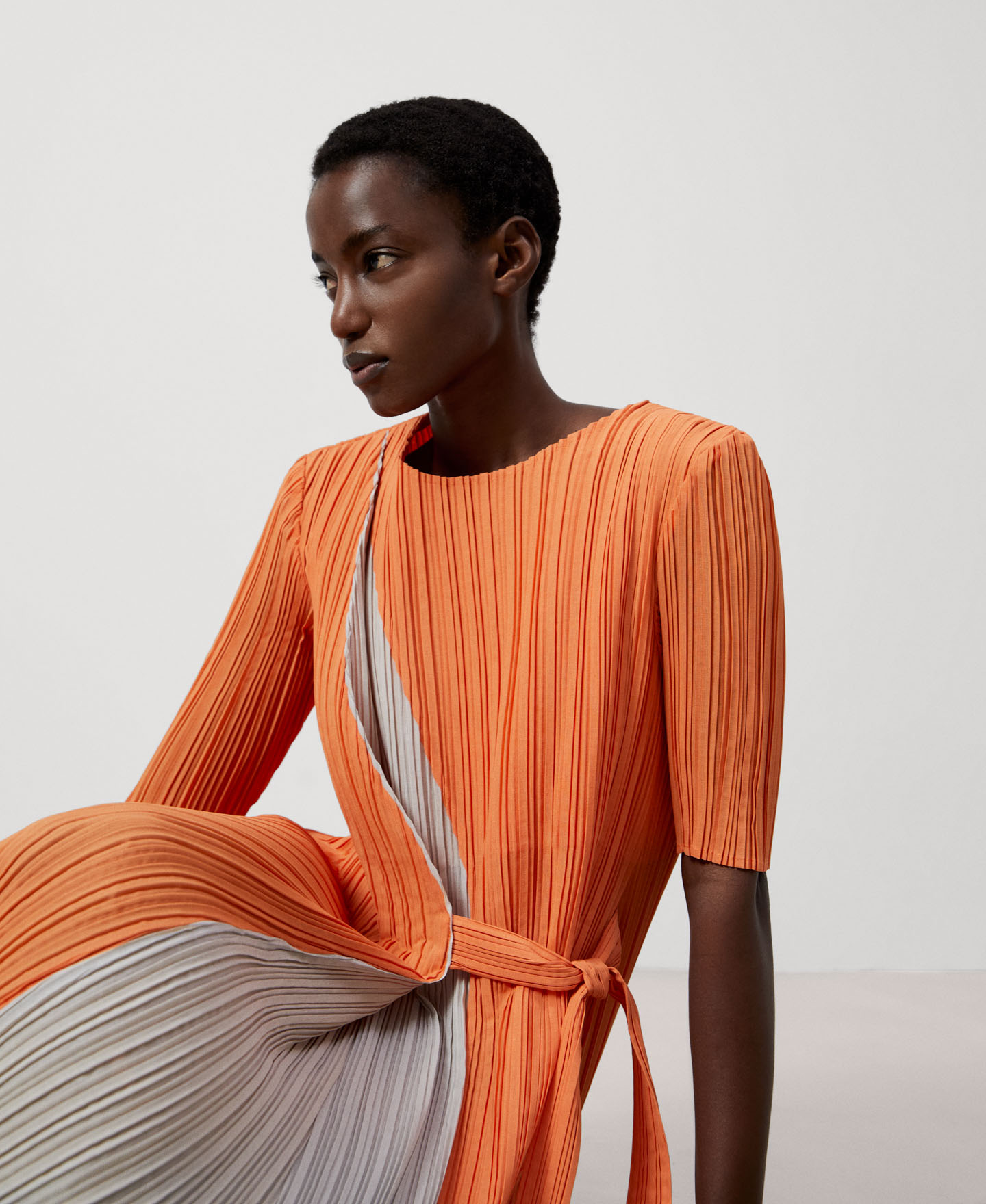 Crinkle midi dress image number 3