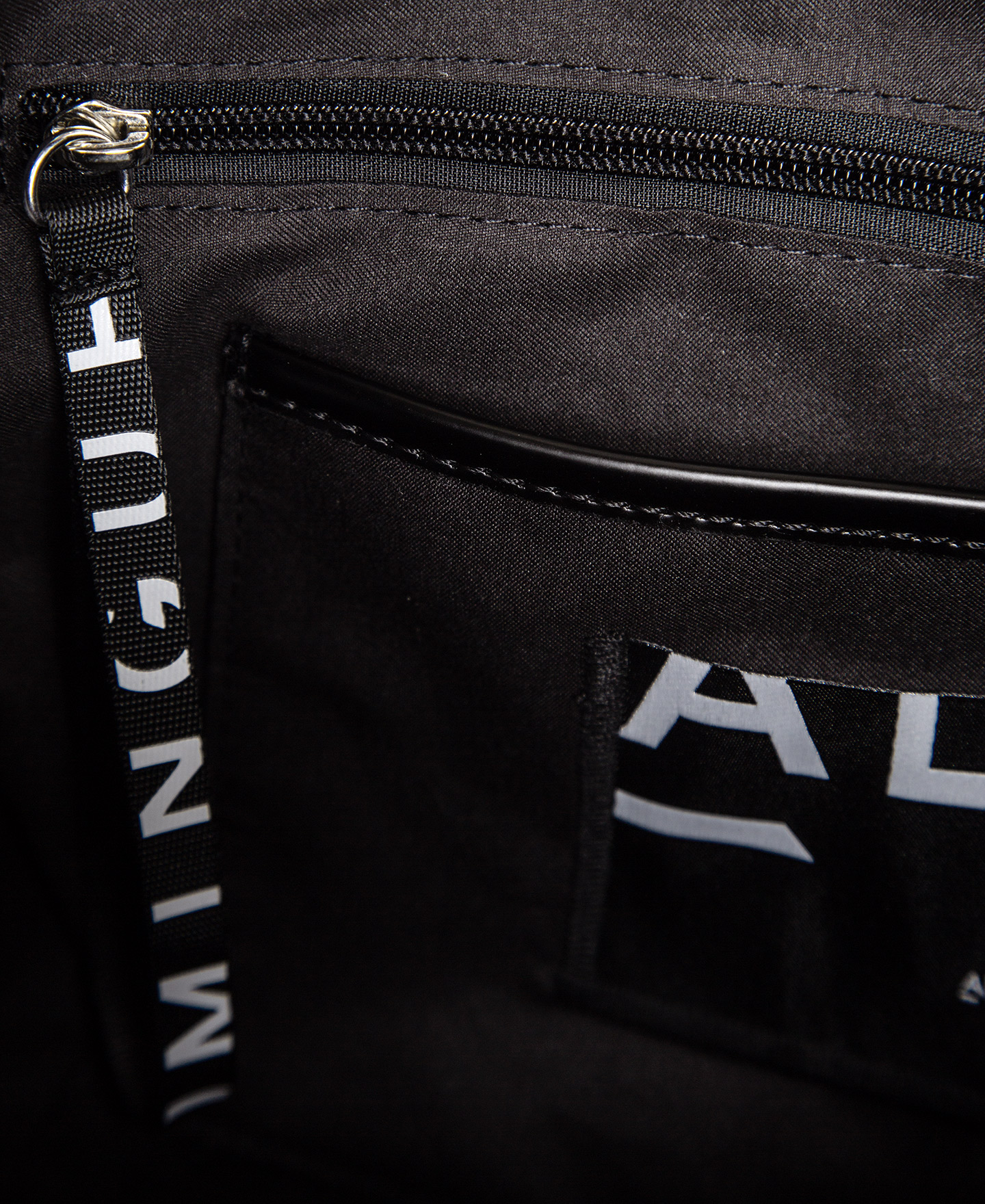 Padded hobo bag with adjustable handle image number 2