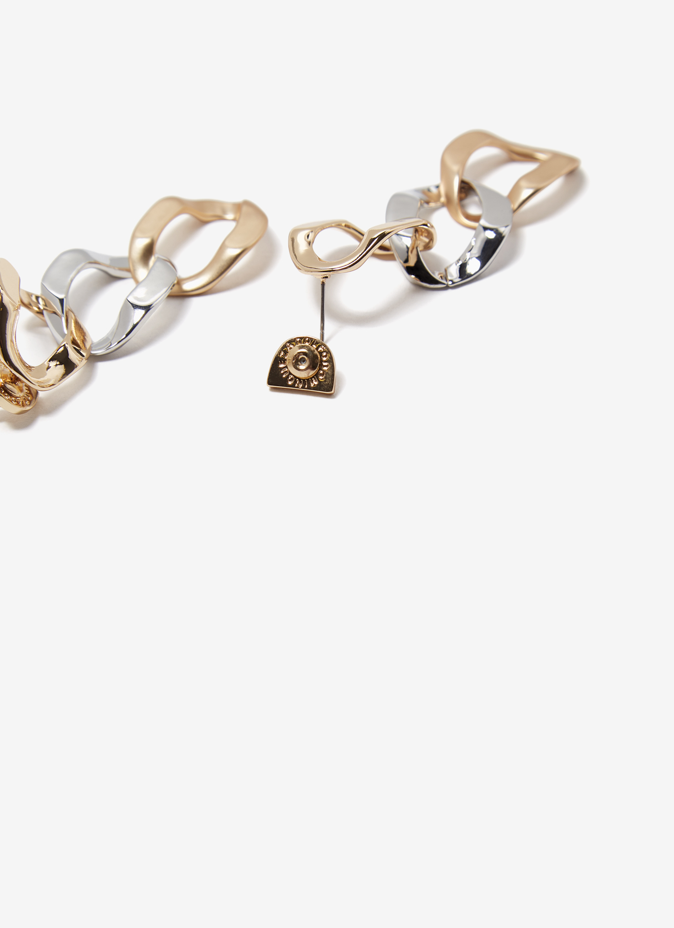 Bicolour earrings with irregular links image number 2