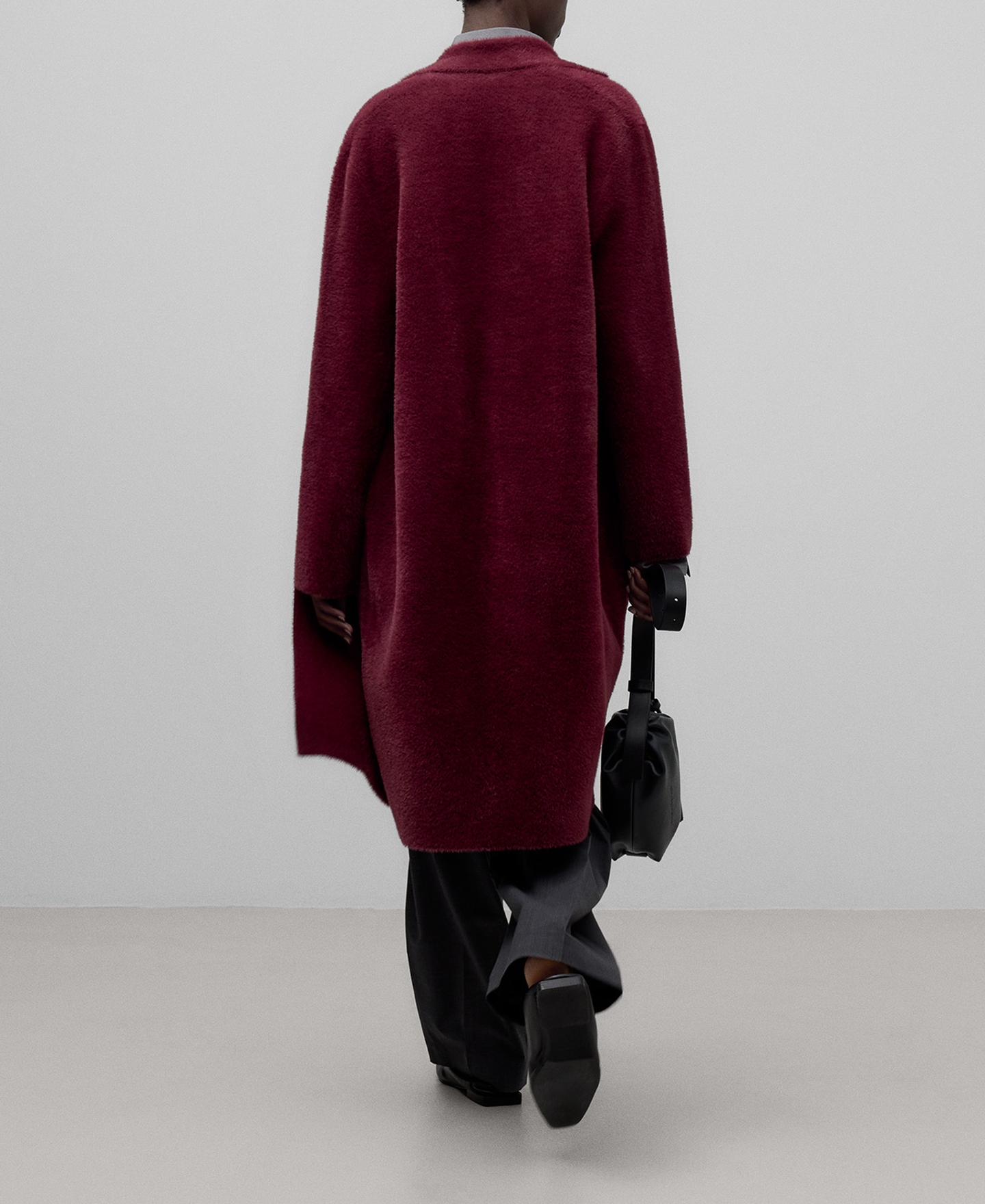 Burgundy fur effect coat woman image number 2