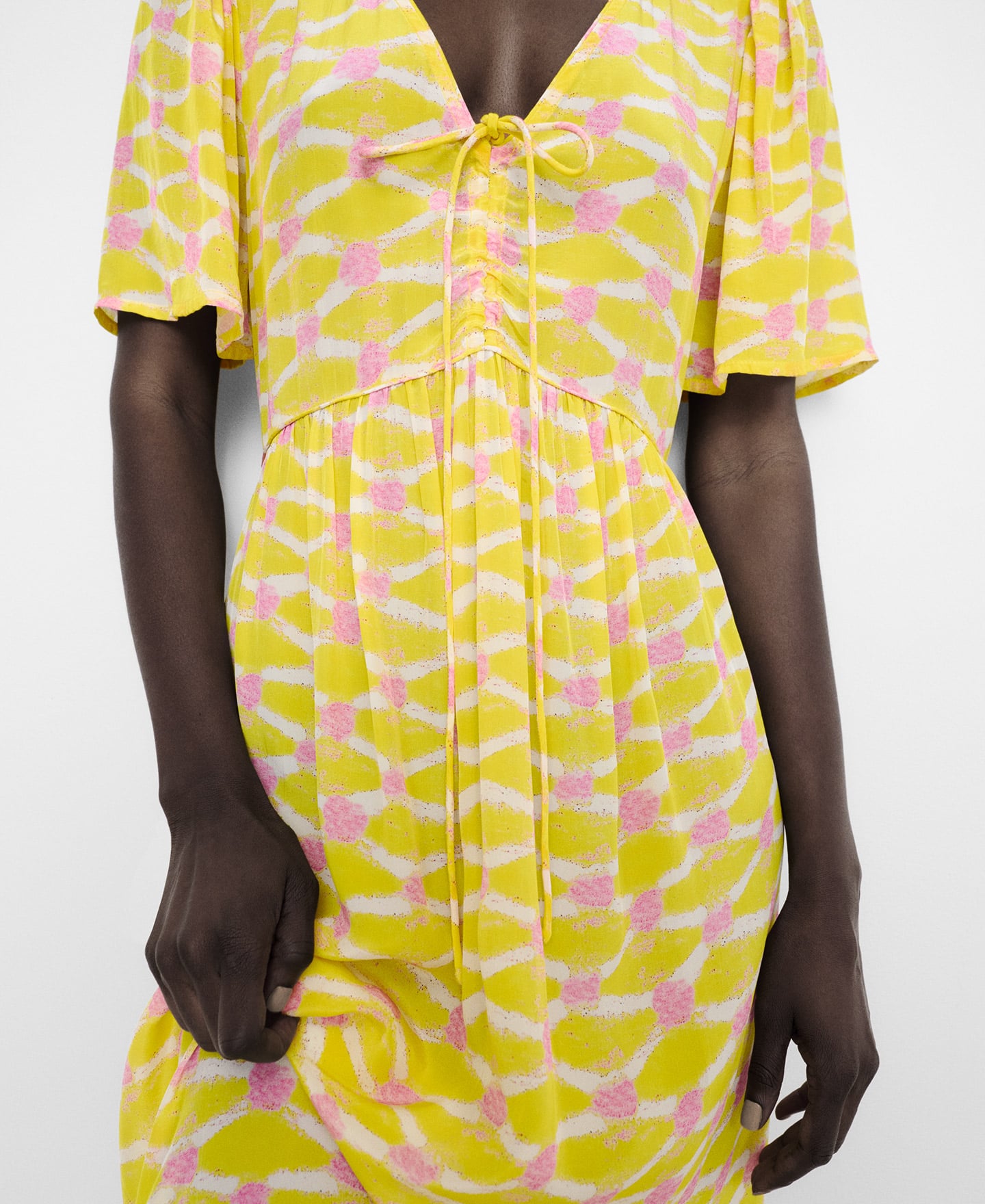 Printed dress with drawstring V-neckline image number 3