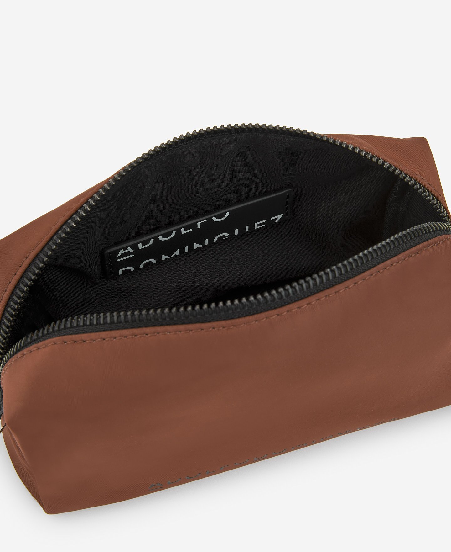 Oval wallet for women image number 1