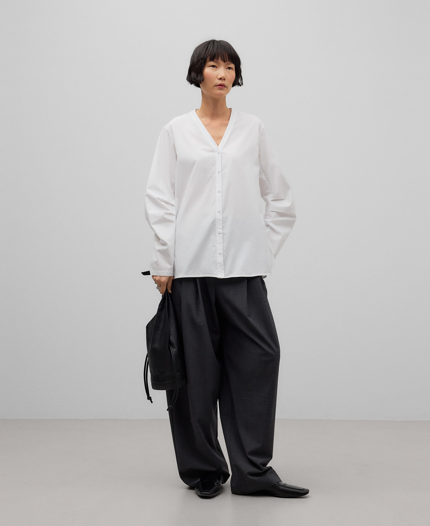 V-neck cotton shirt woman image number 1