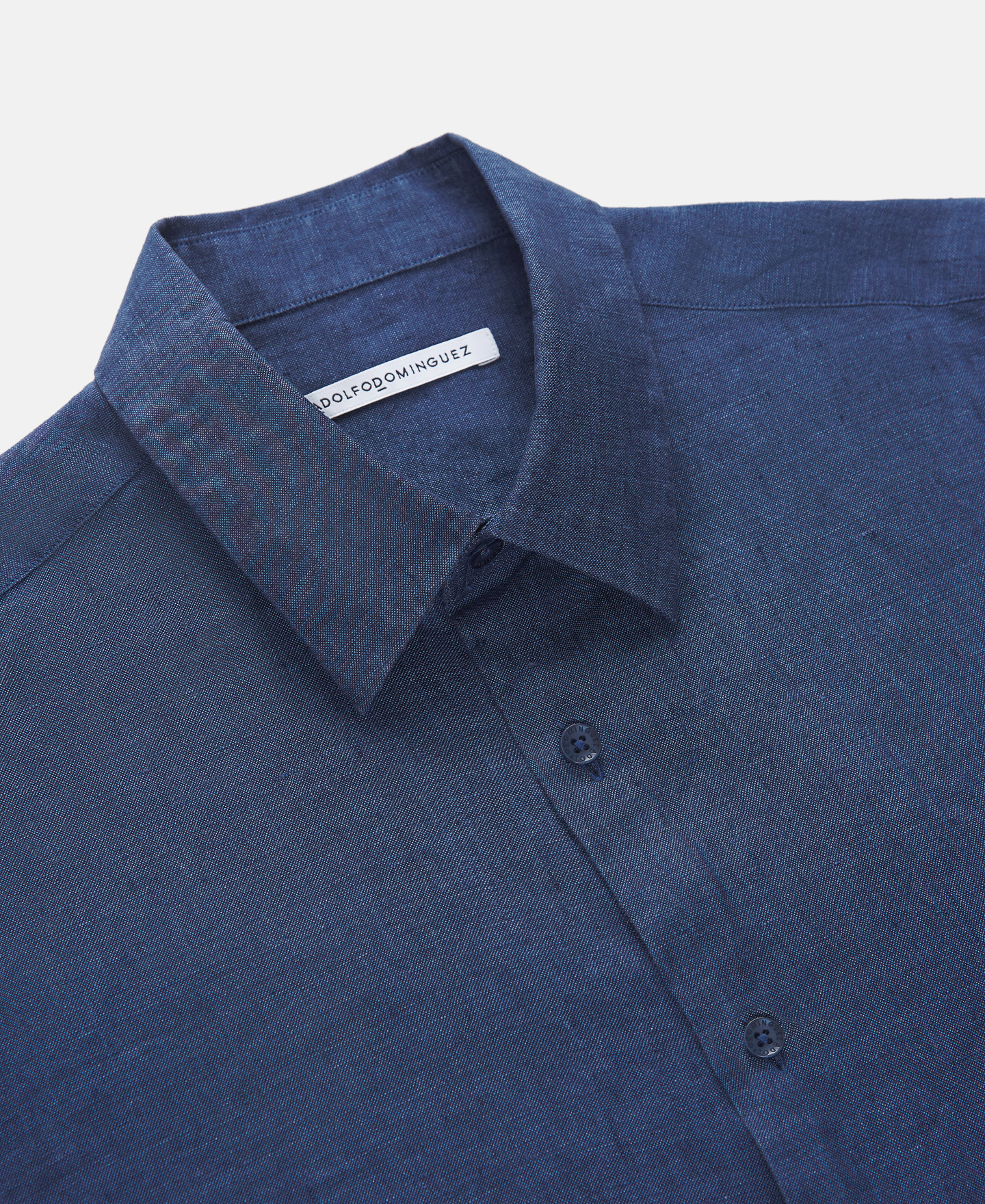 Camisa blanca cuello camisero en lino image number 6