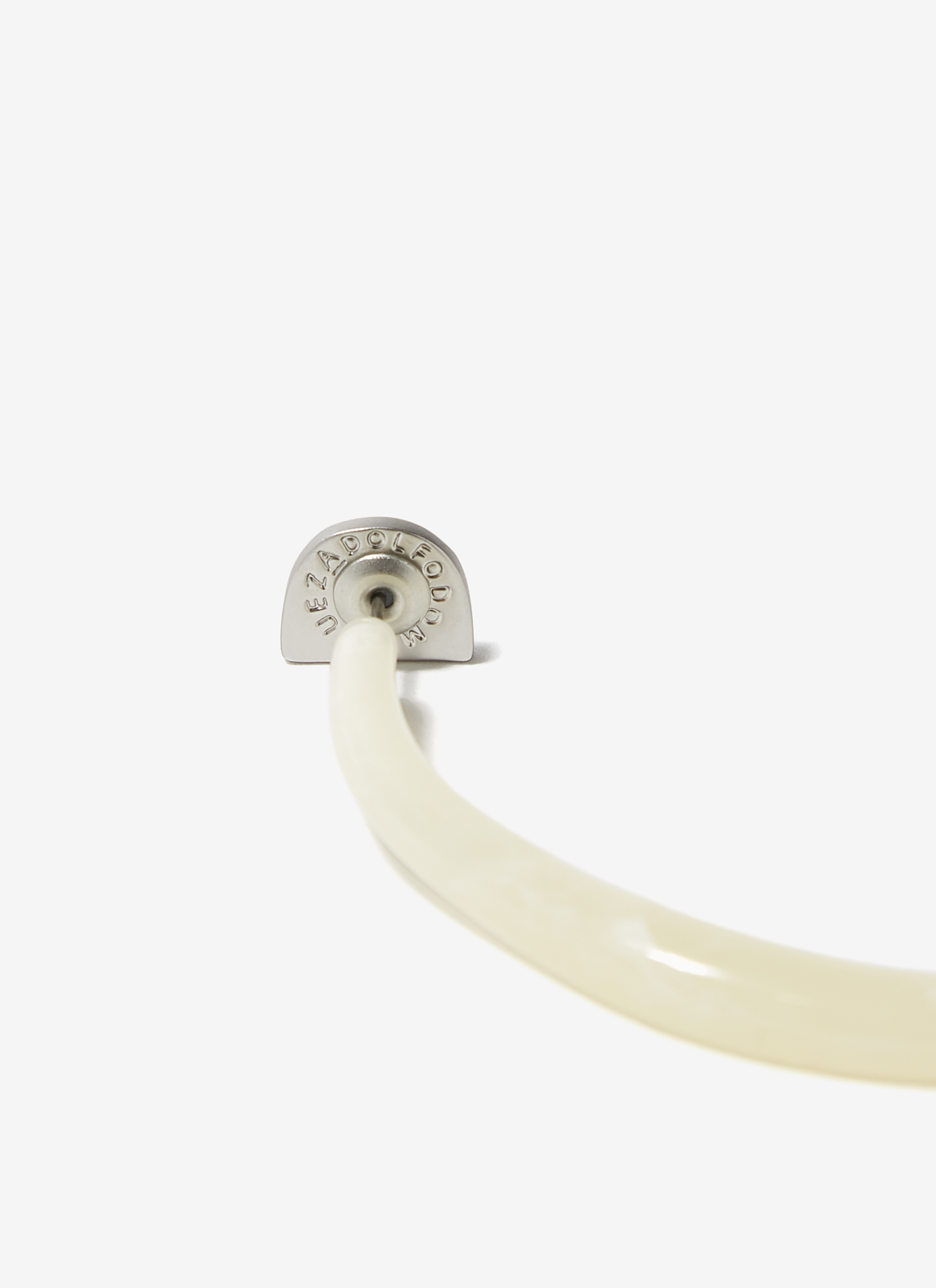 Resin open hoop earrings image number 1