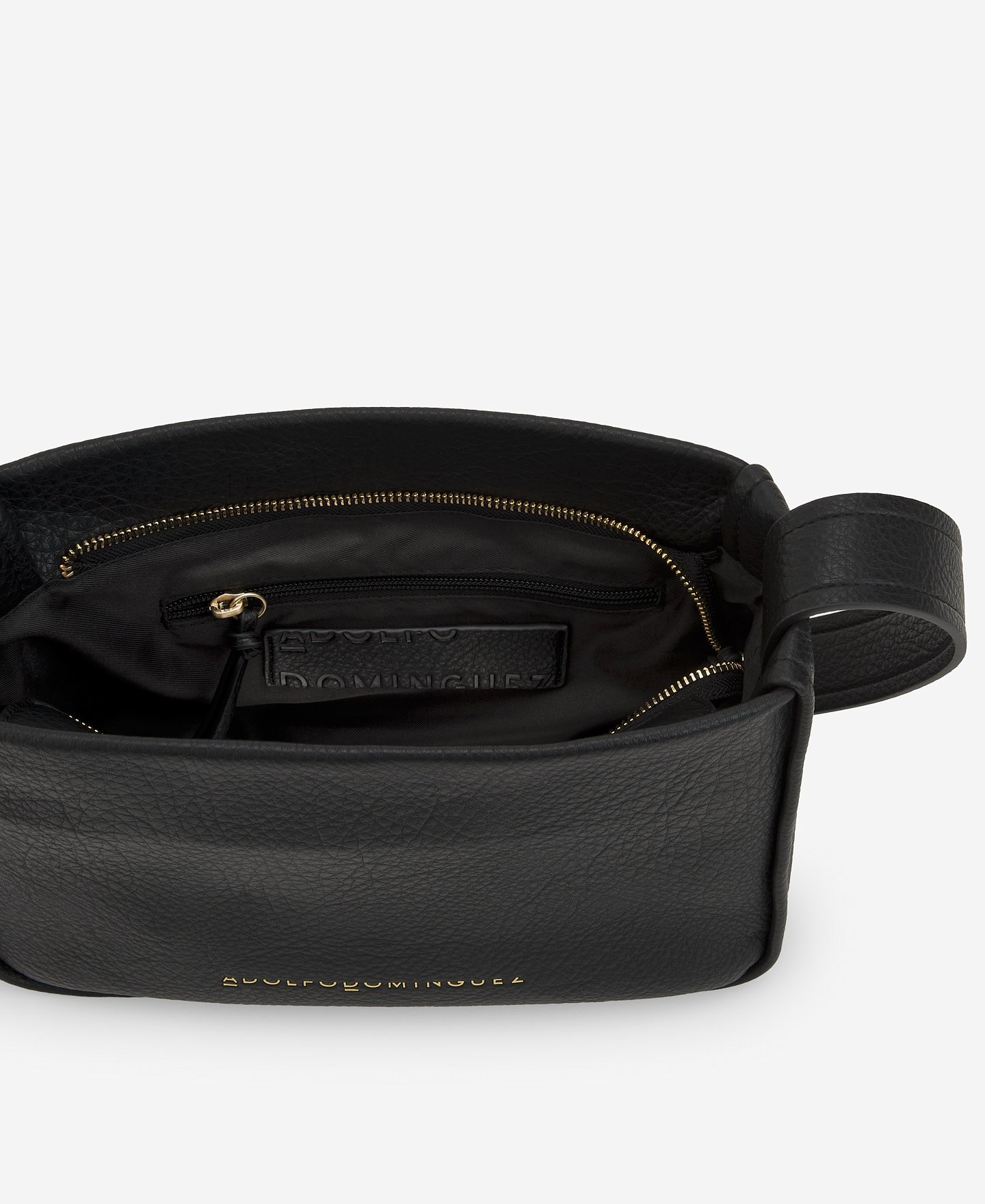 Medium shoulder bag in grain texture image number 2