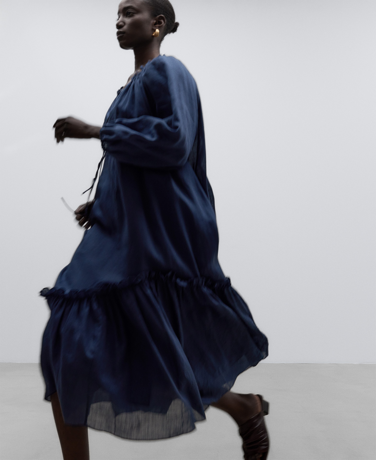 Blue maxi dress woman image number 5