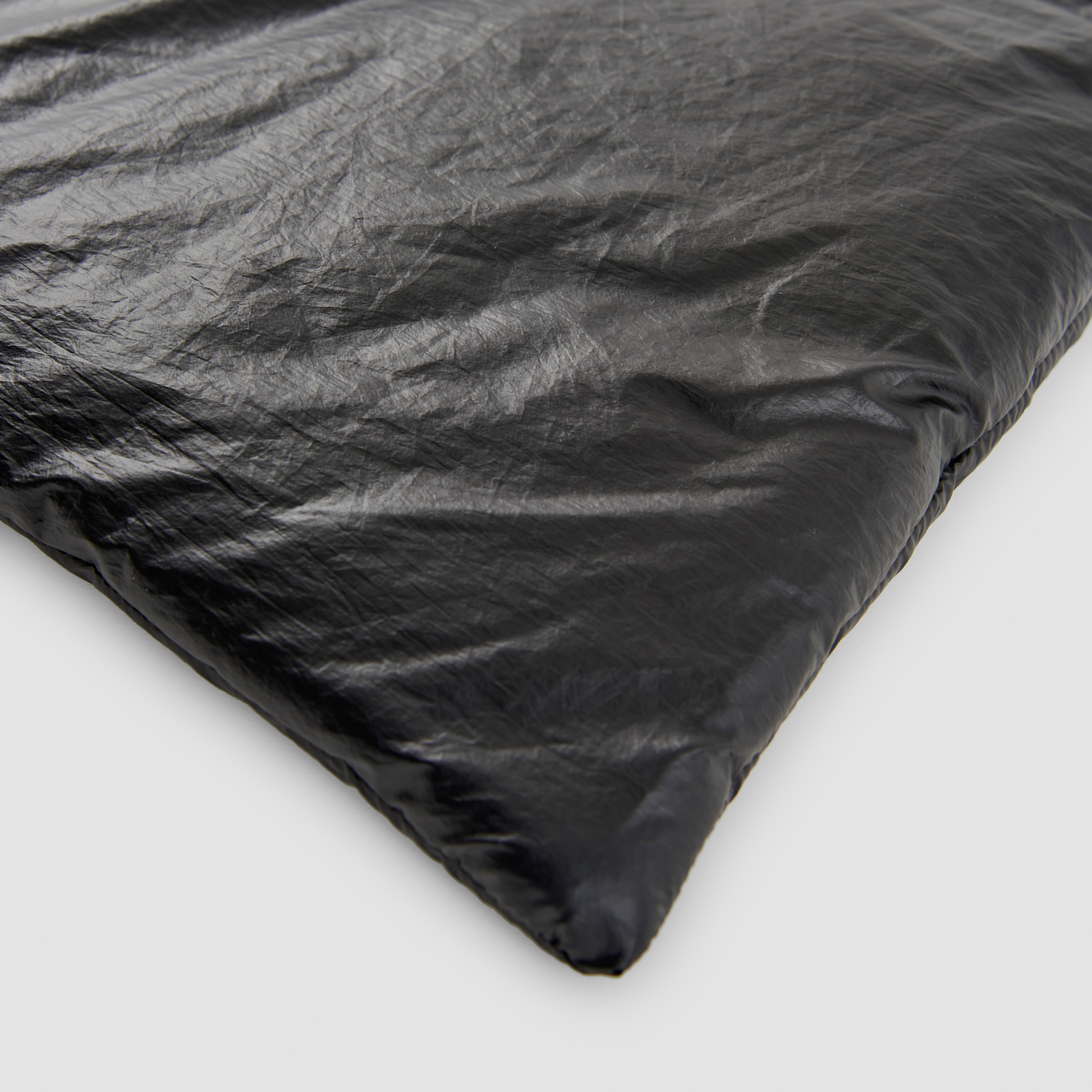 Recycled nylon padded shawl image number 2