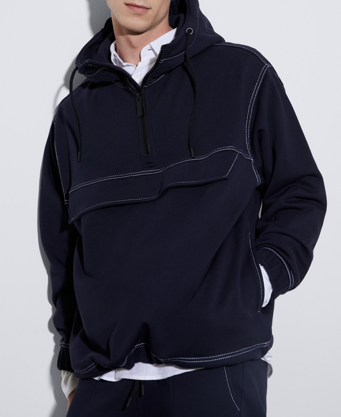 Sudadera canguro en algodón orgánico image number 0