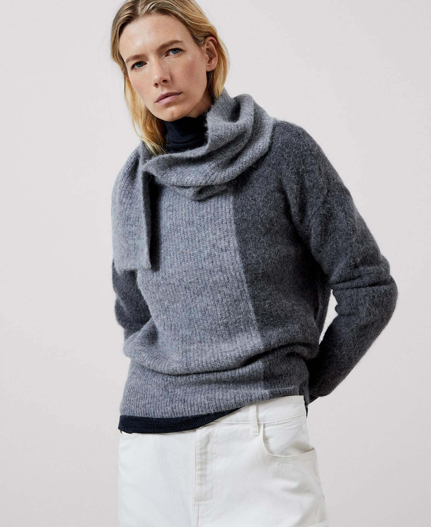 Wooll knitted scarf collar sweater image number 0
