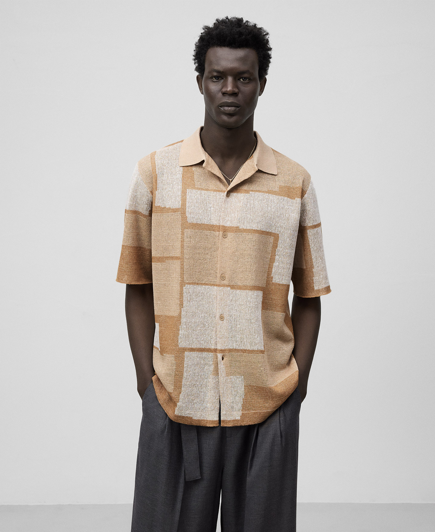 Polo estampado con botones hombre image number 0