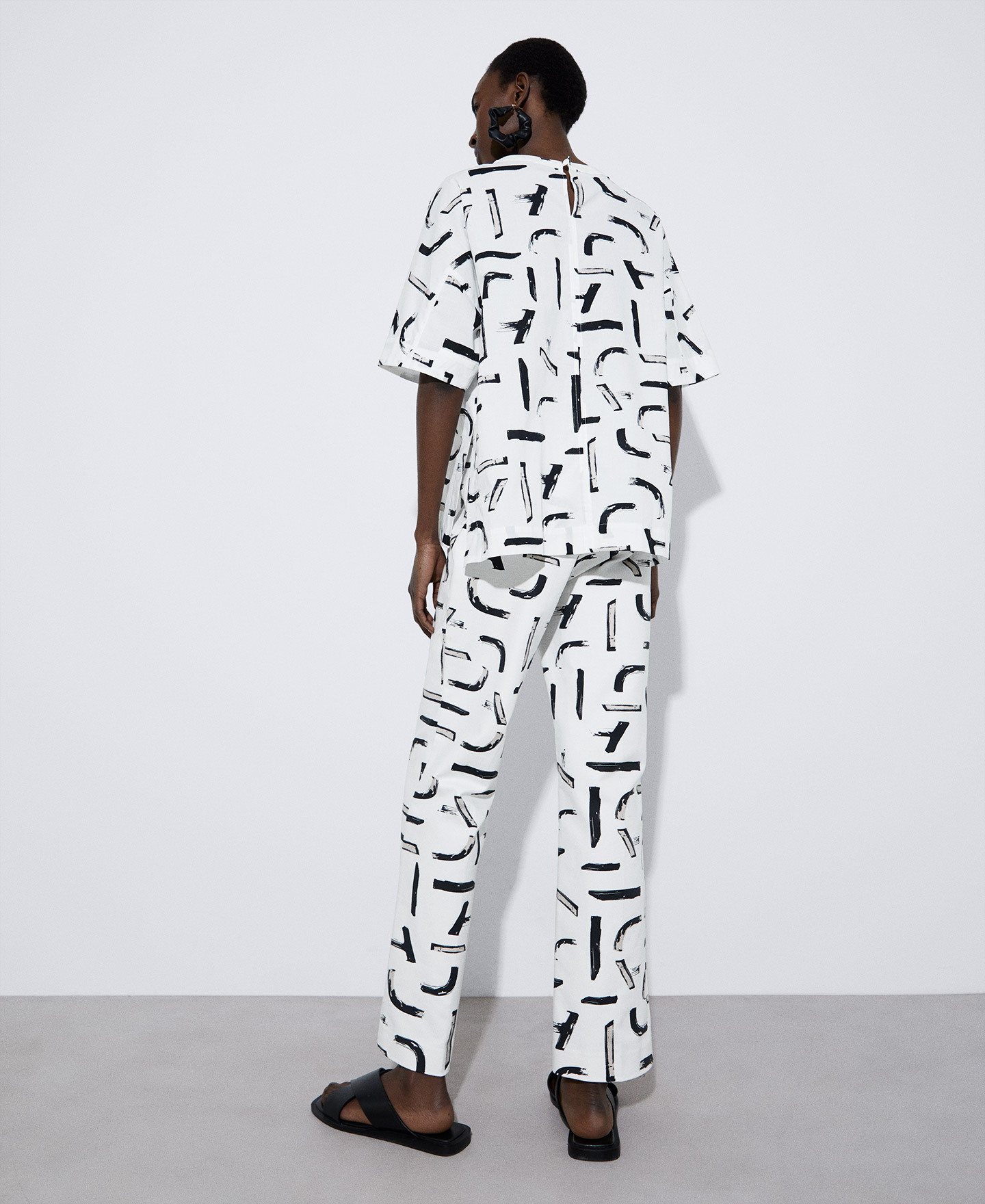 Printed shirt with crew neck image number 2