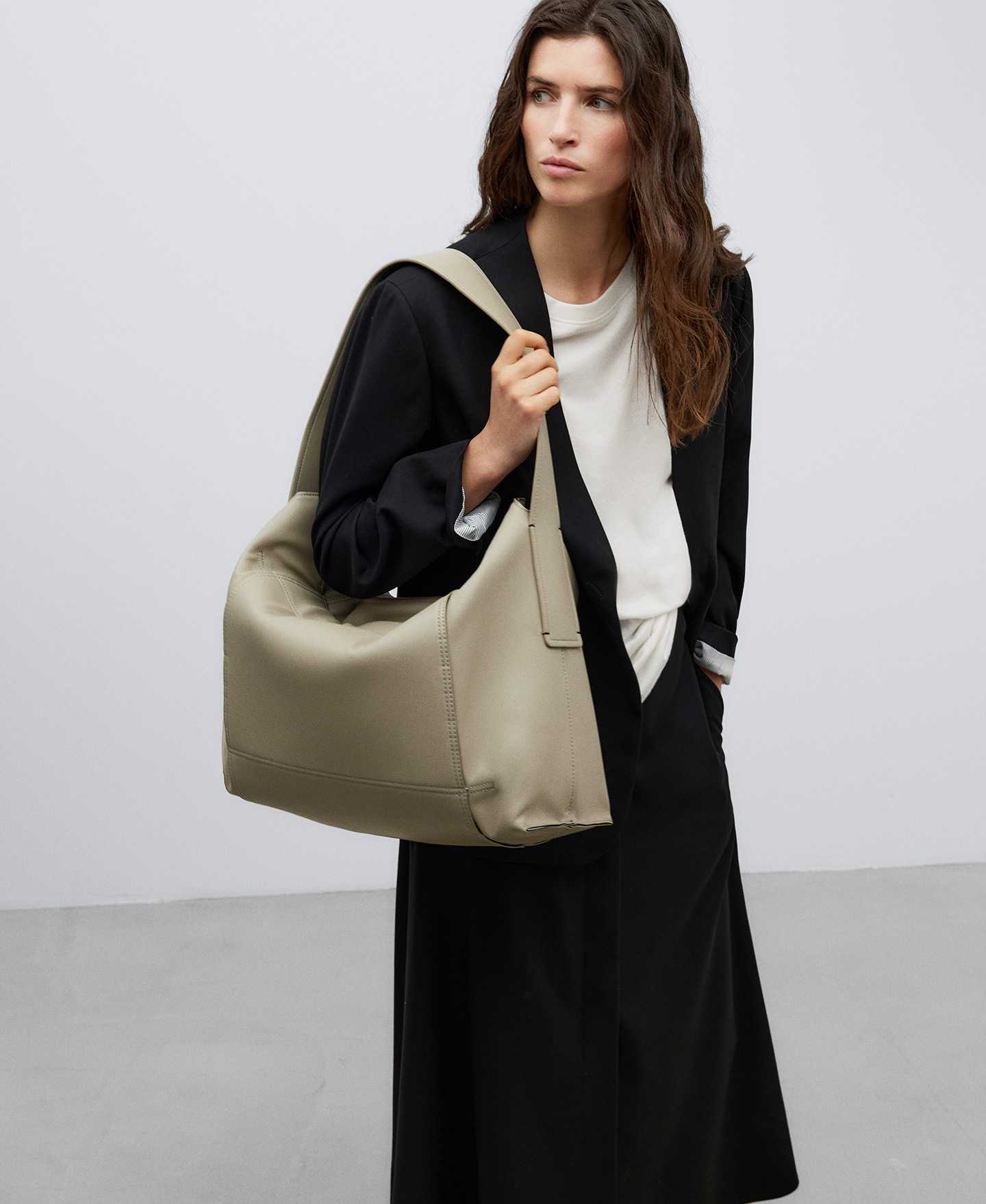 Leather-non-leather Maxi hobo image number 4