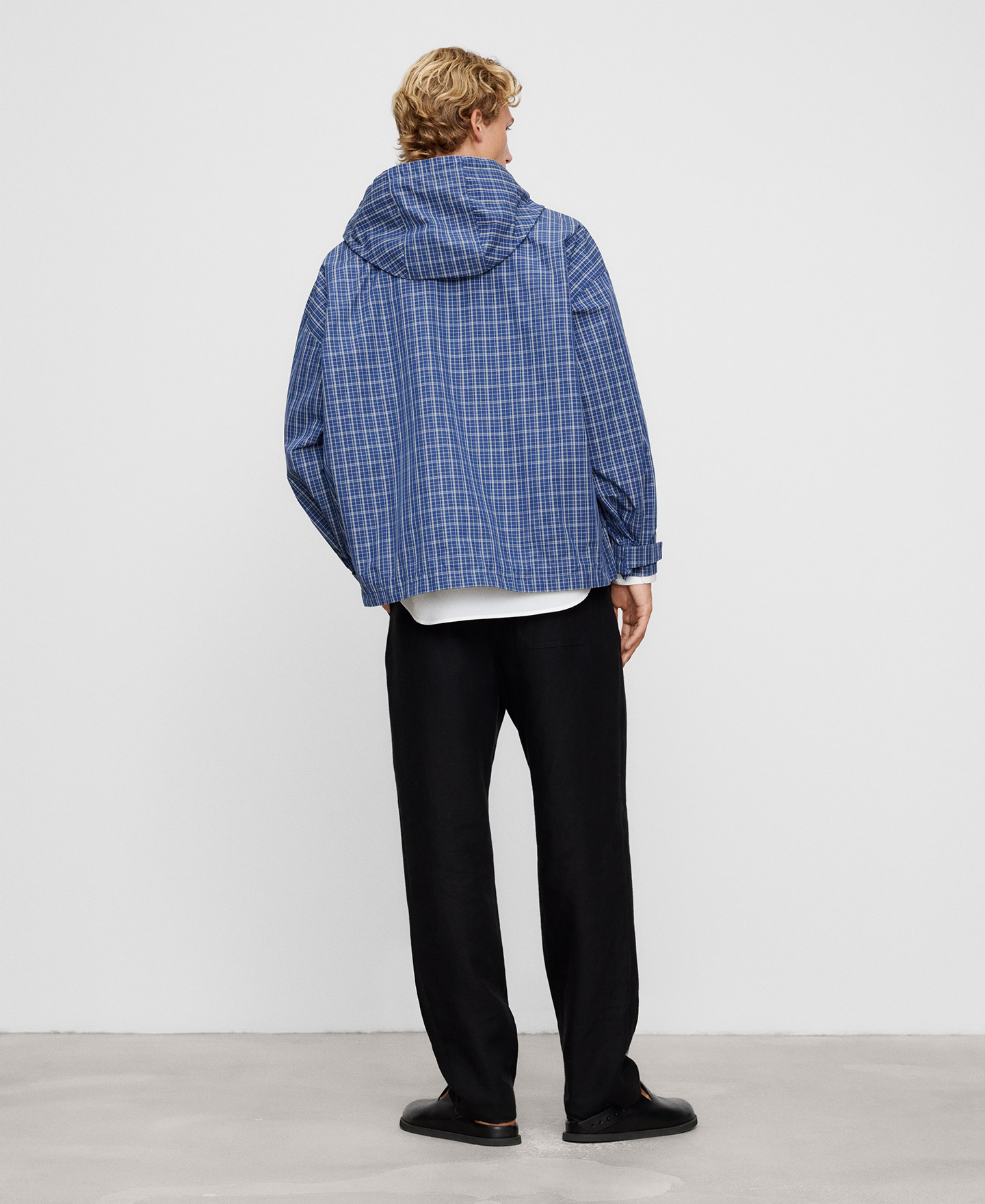 Chaqueta capucha cuadros image number 2