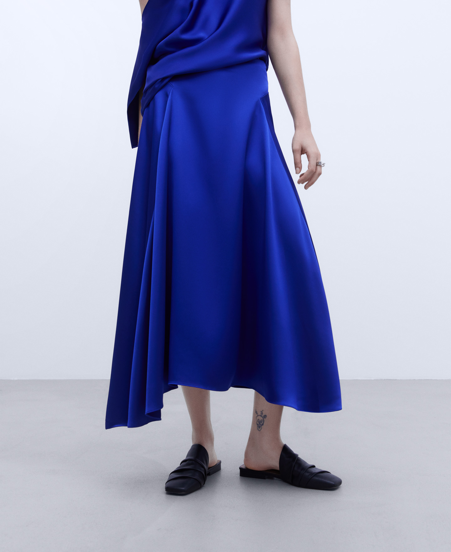 Midi skirt with godet image number 0