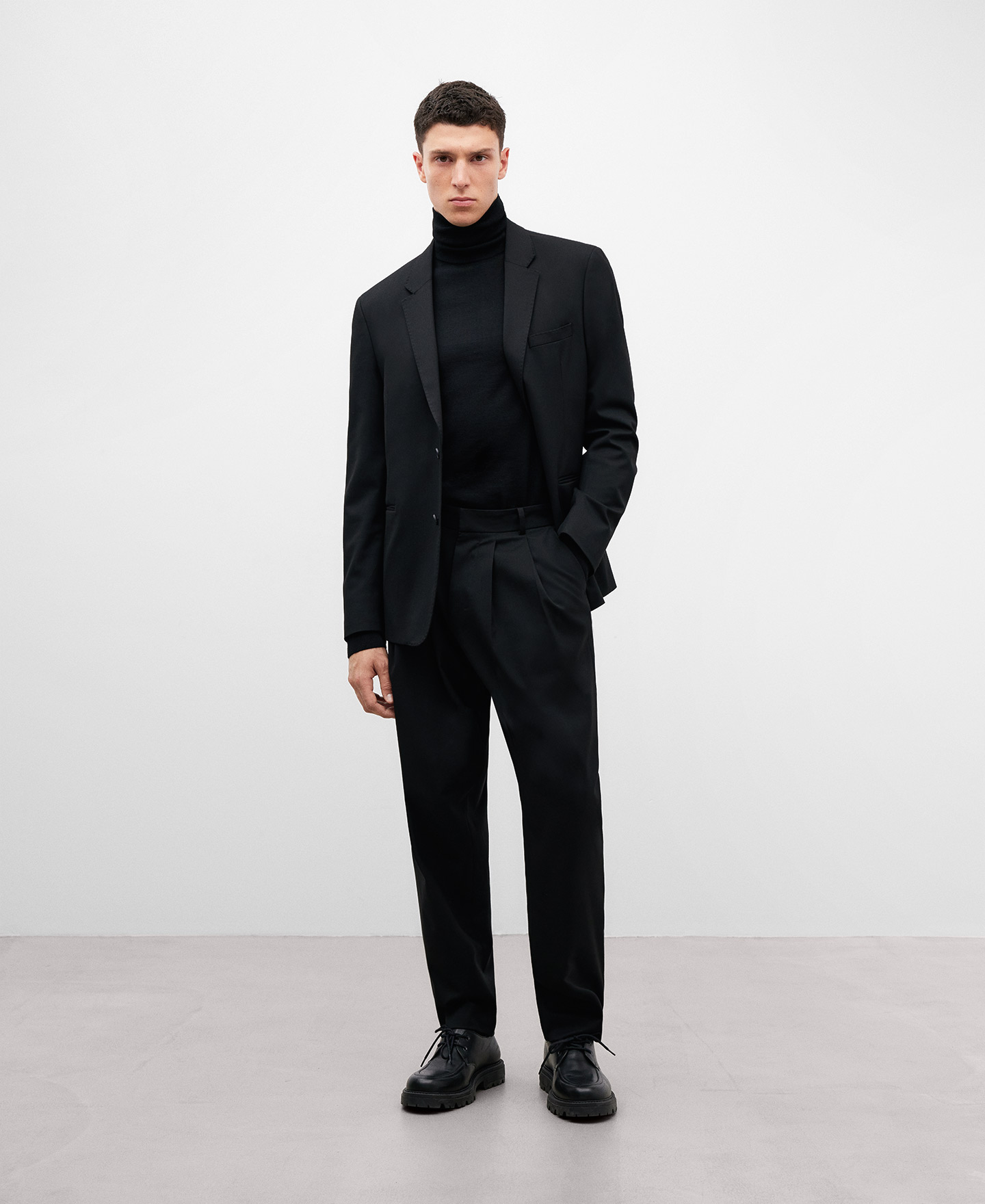 Black trousers with darts image number 1