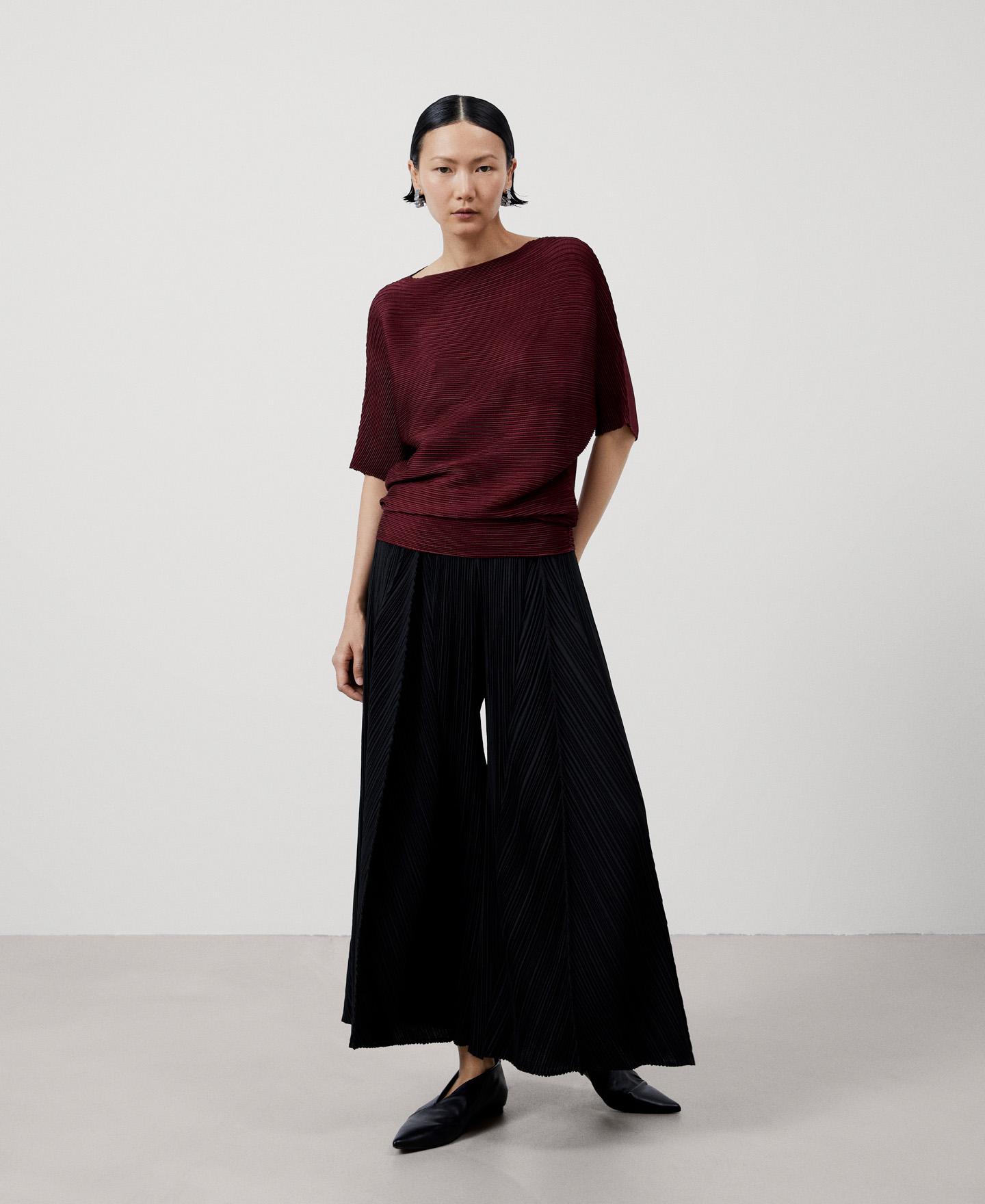 Crinkle bat sleeve sweater image number 1