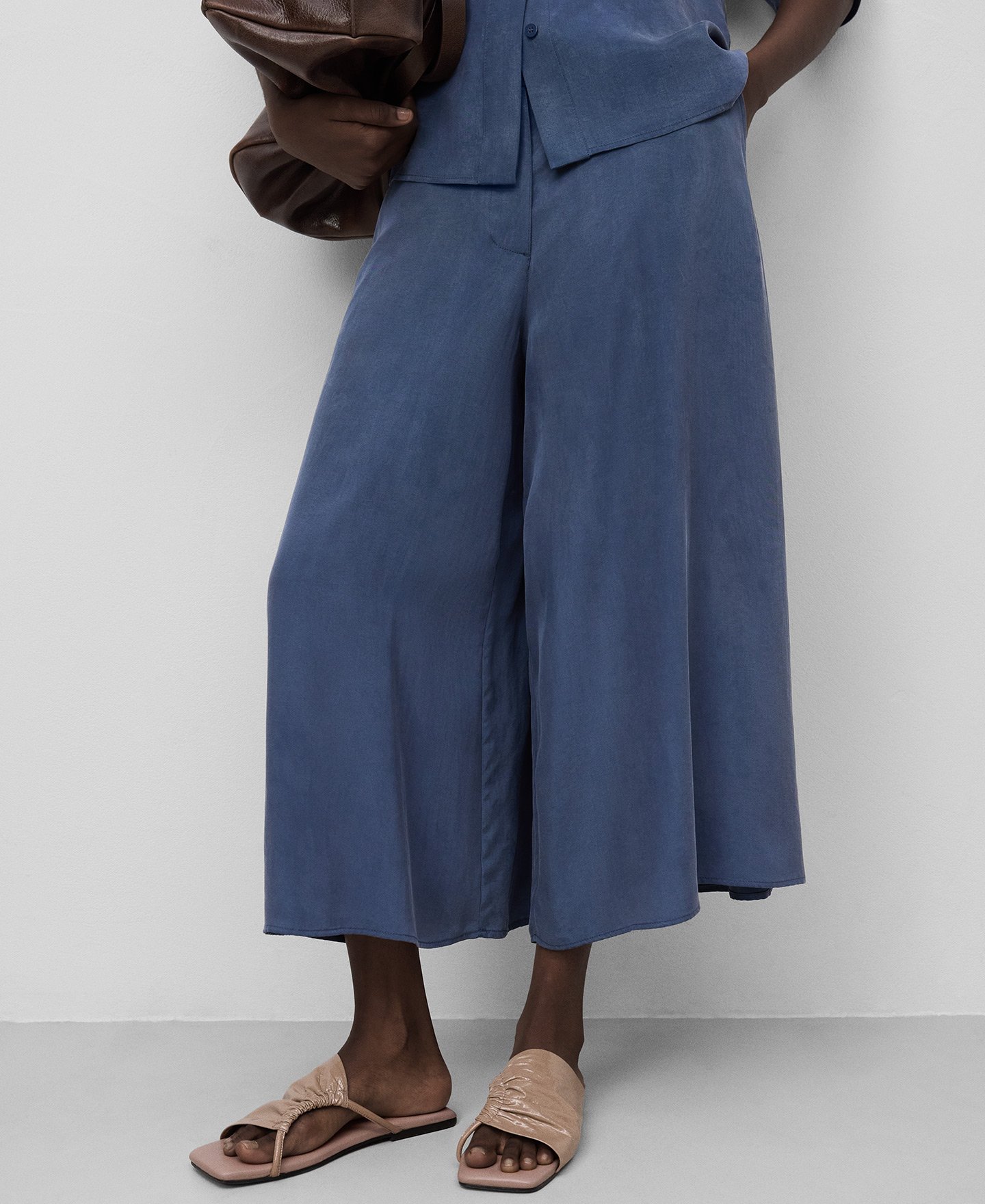 Blue culotte trousers woman image number 0