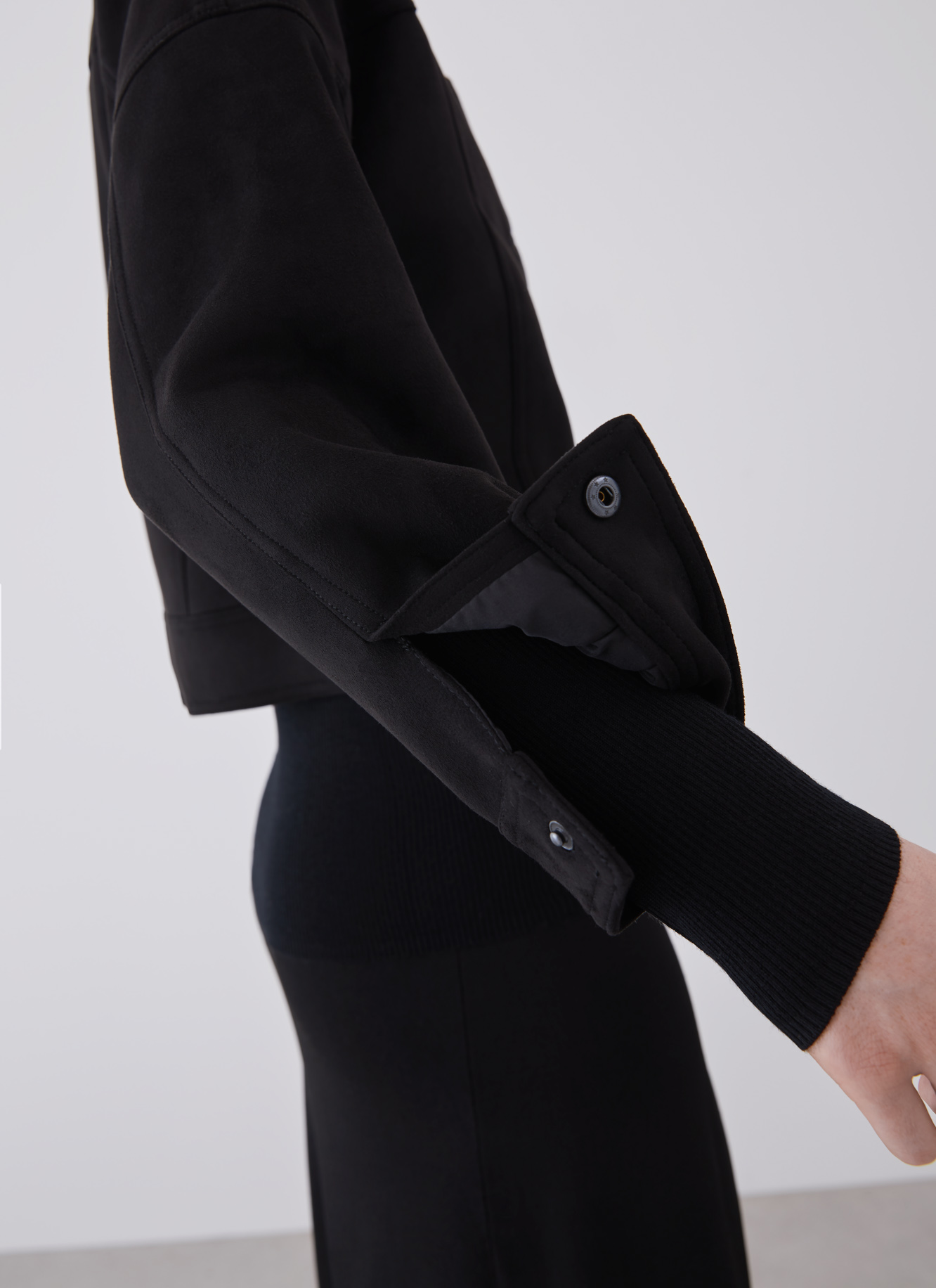 Cazadora corta con cuello tira. image number 2