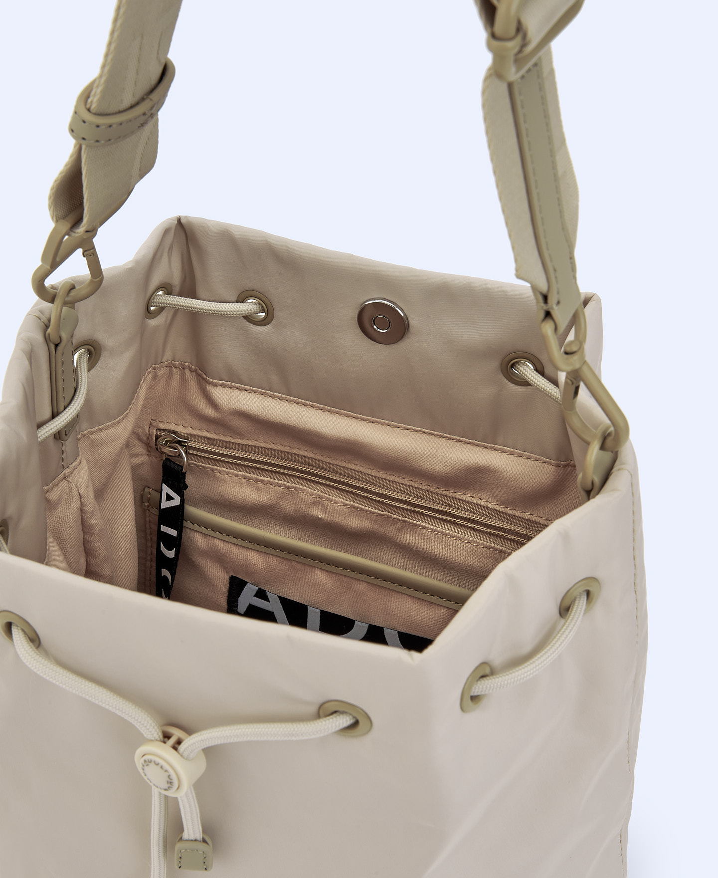Recycled materials medium-sized bag image number 2