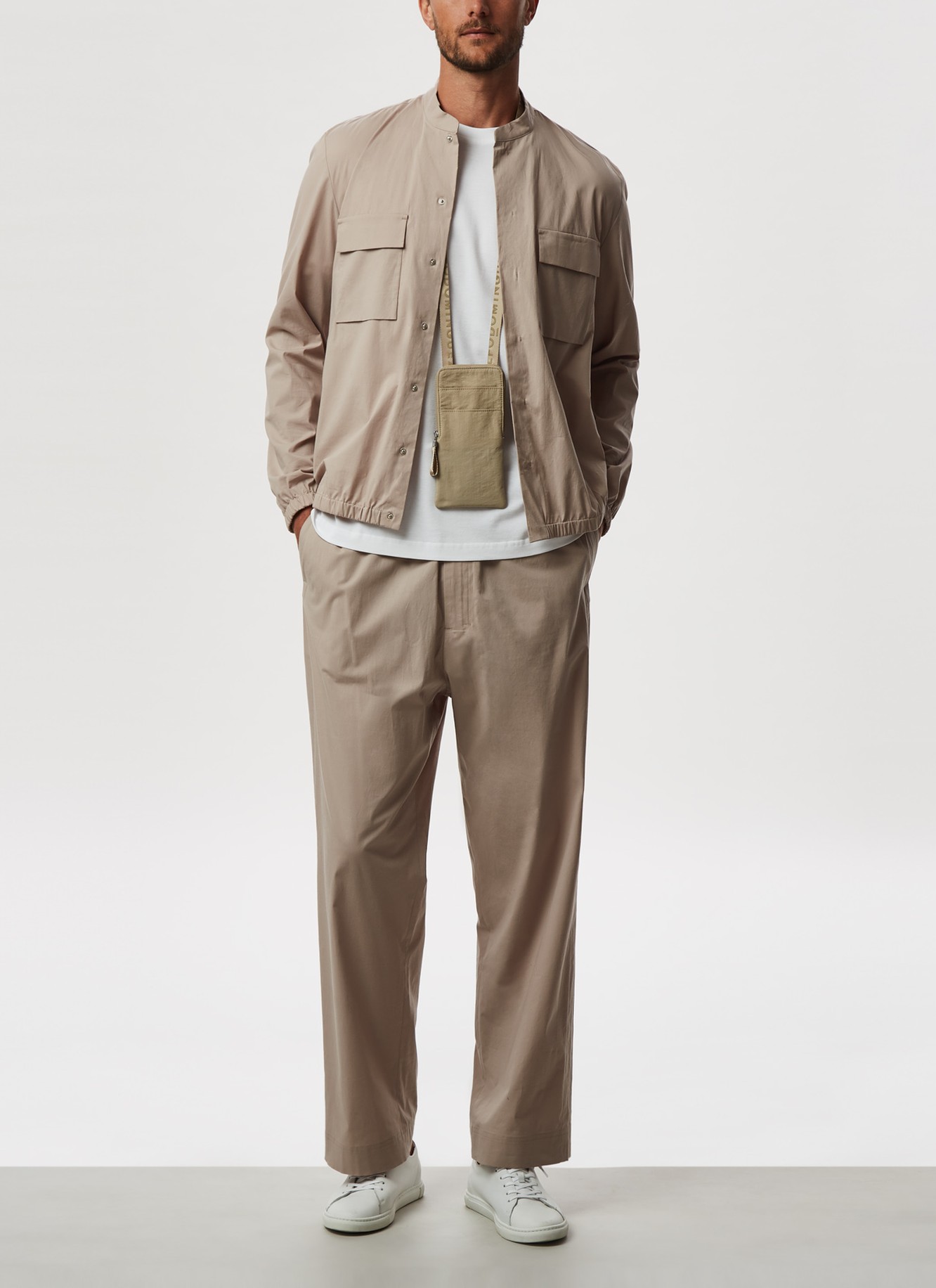 Elastic cotton jogger trousers image number 3