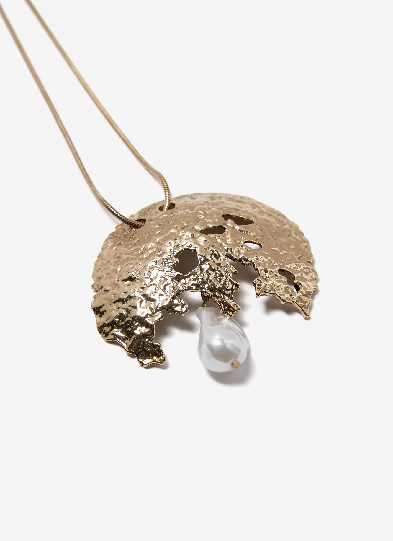 Irregular necklace with faux pearl image number 1