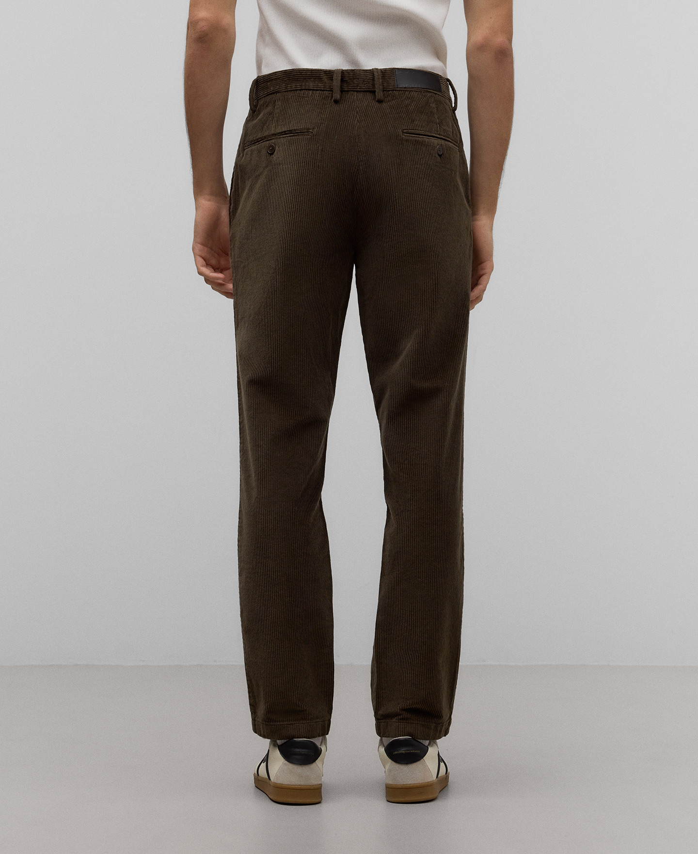 Brown corduroy trousers man image number 2