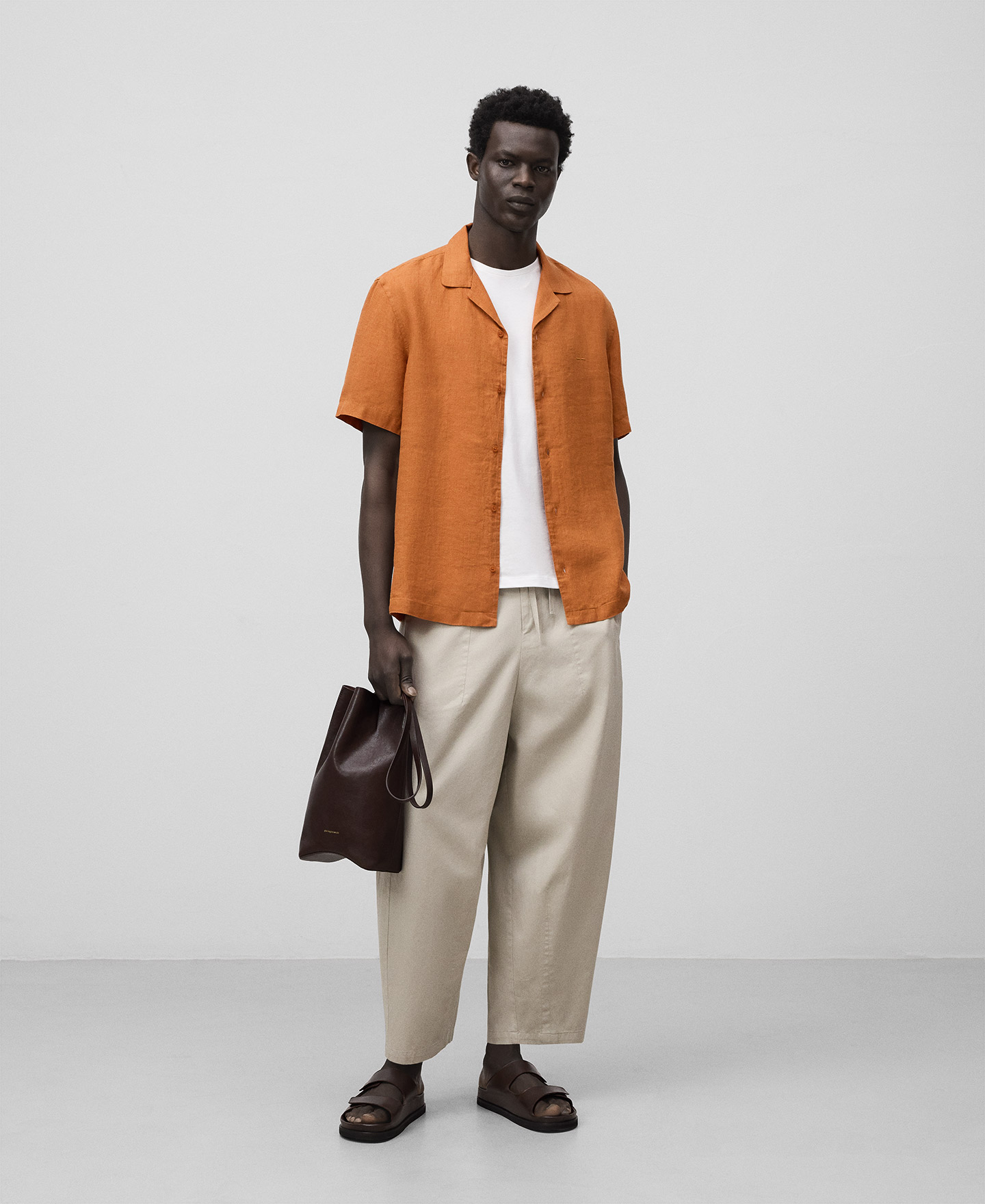 European linen bowling collar shirt man image number 1