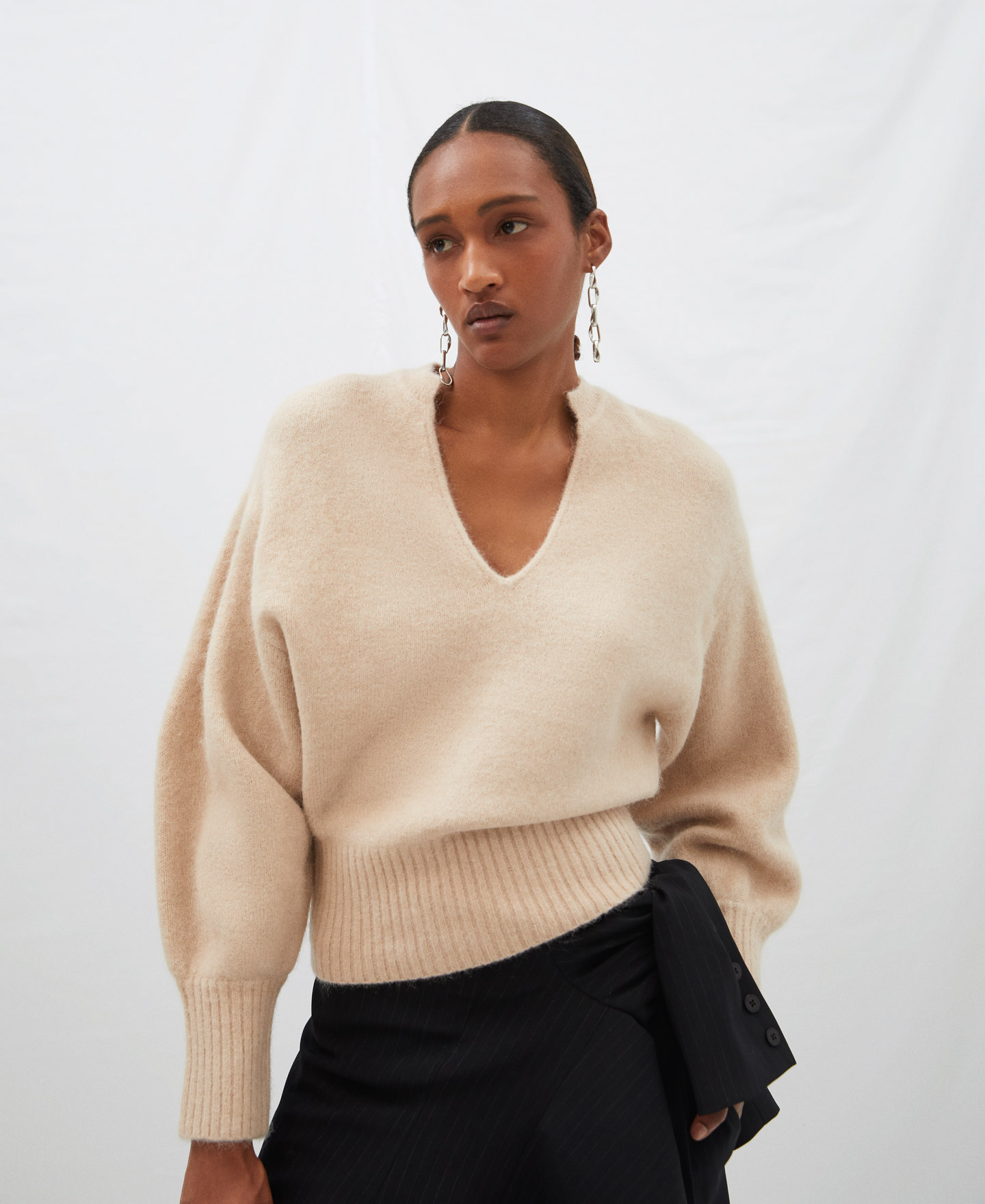 V-neck sweater with puffed sleeves image number 0