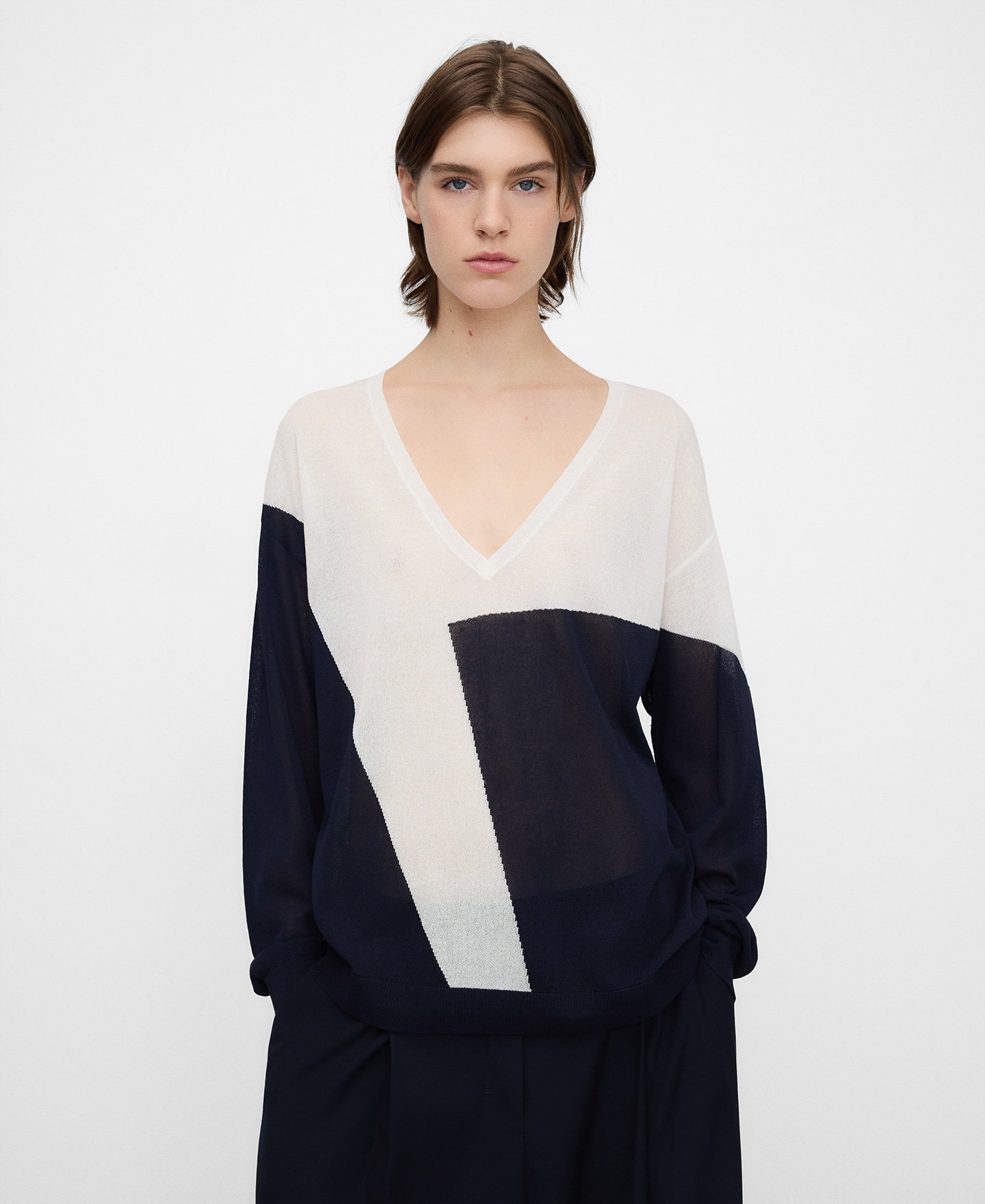 Jersey fino estampado geom&eacute;trico image number 0