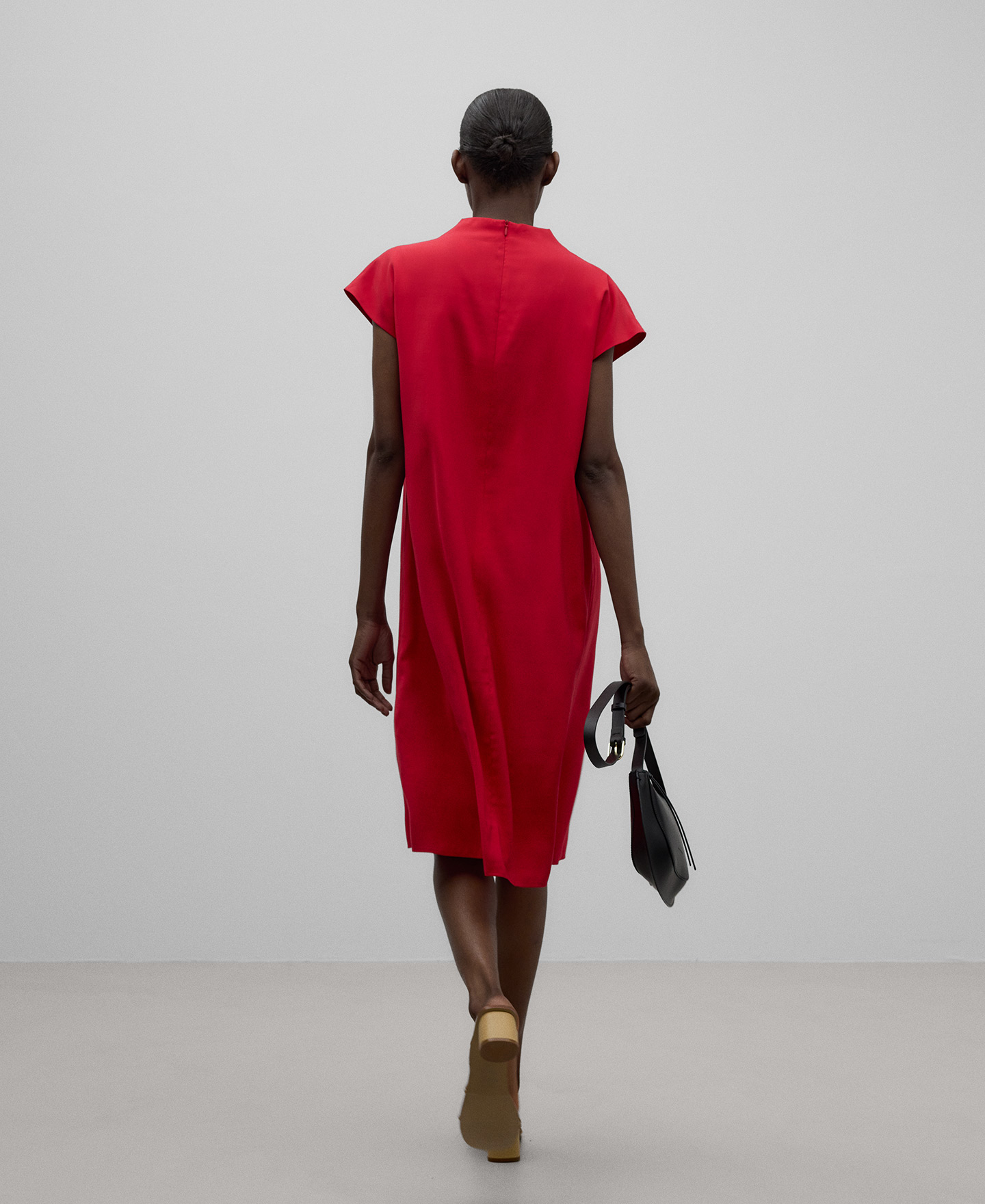 Red dress with draped neckline woman image number 2