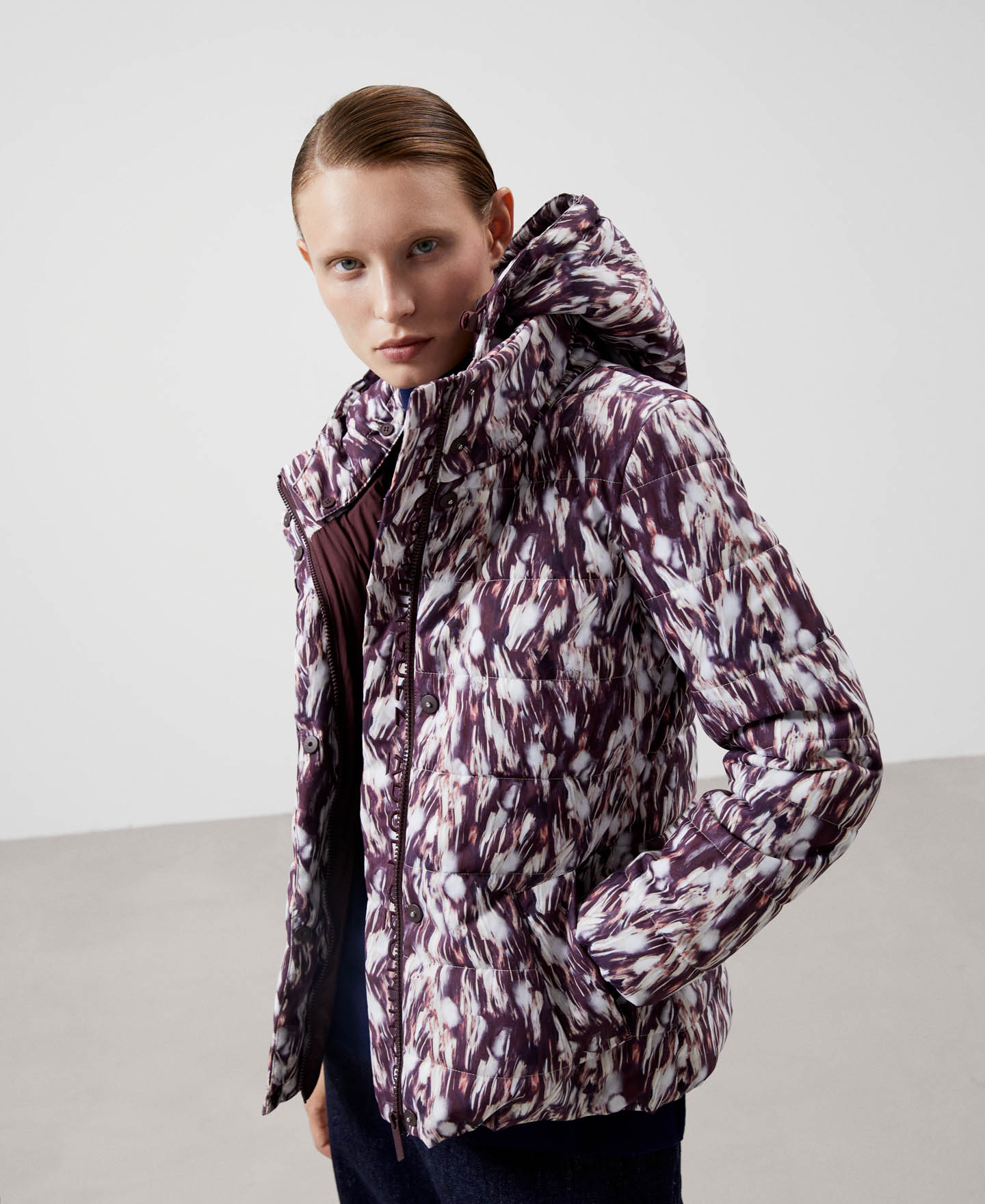 Chaqueta acolchada estampada image number 5