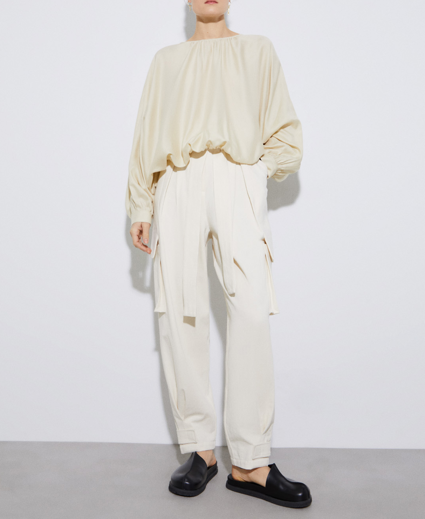 Lyocell bat sleeve blouse image number 1